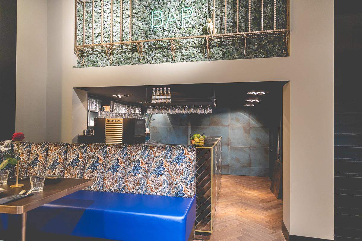 KRABI THAI TER OVERNAME IN AMSTERDAM – THAIS RESTAURANT MET 100+ ZITPLAATSEN — foto 2 van 4