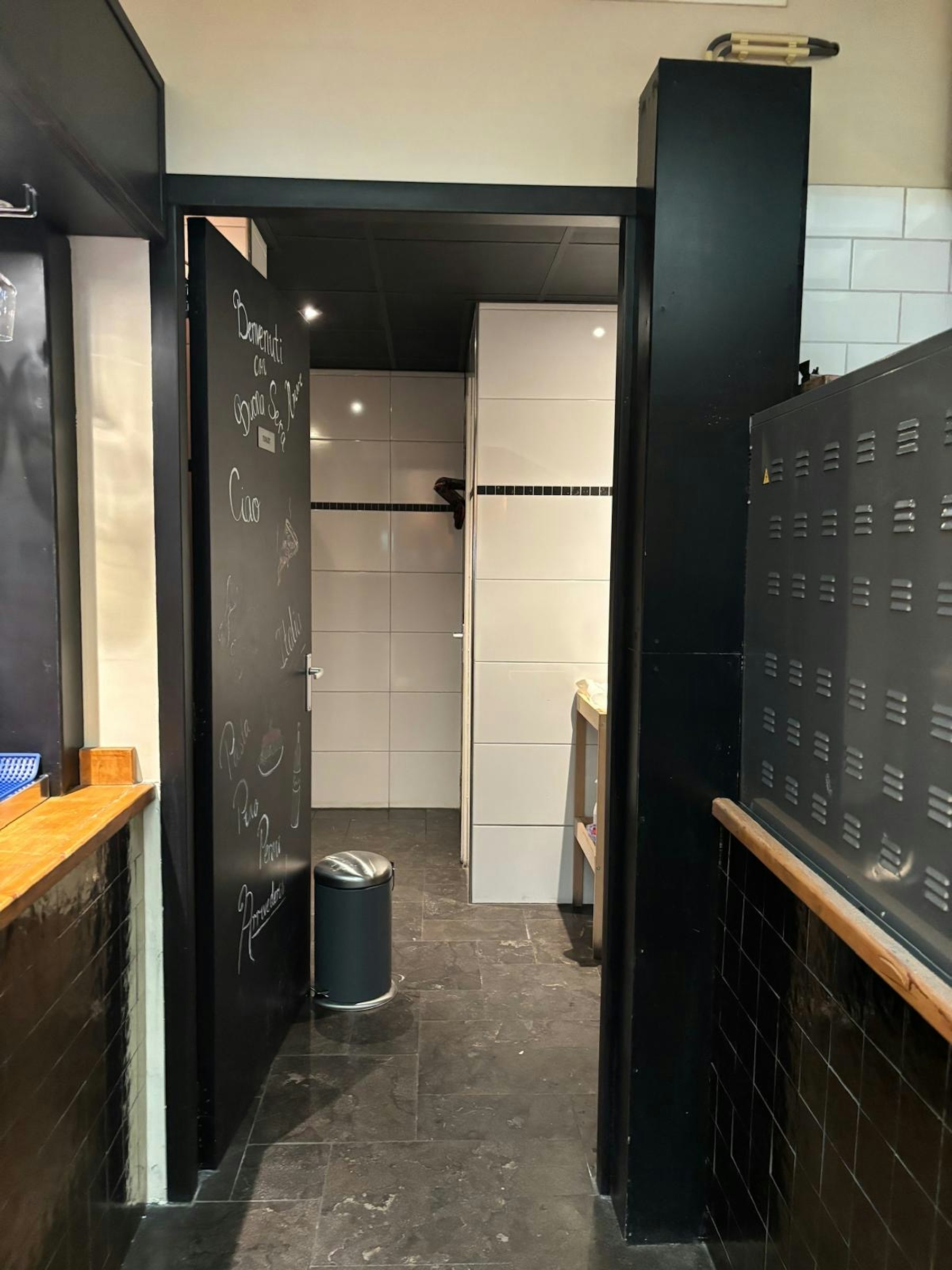 ITALIAANS RESTAURANT TER OVERNAME IN OEGSTGEEST – COMPLEET INGERICHT — foto 15 van 16