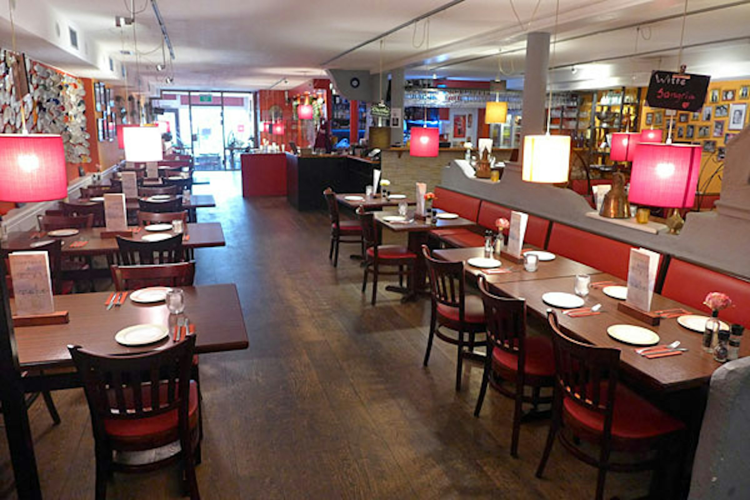 RESTAURANT TER OVERNAME IN DELFT – CIRCA 110 ZITPLAATSEN EN TERRASBOOT — foto 7 van 19