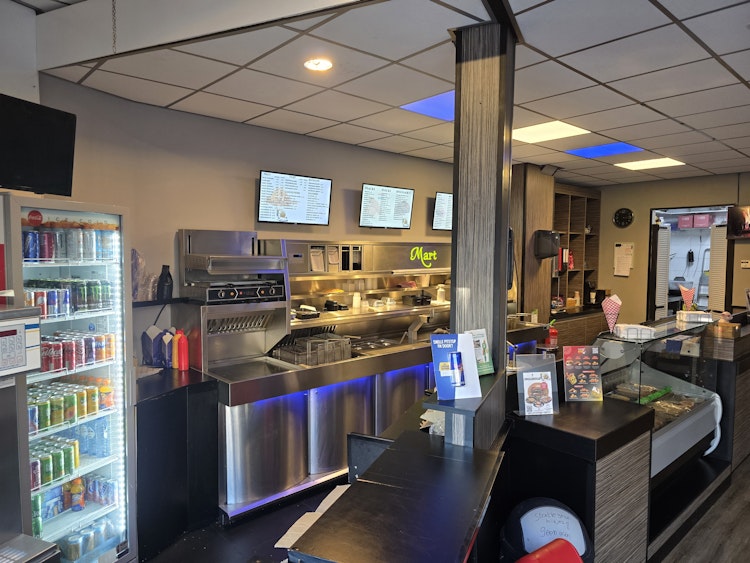 CAFETARIA TER OVERNAME IN TIEL – CENTRALE LOCATIE EN TERRAS — foto 2 van 9