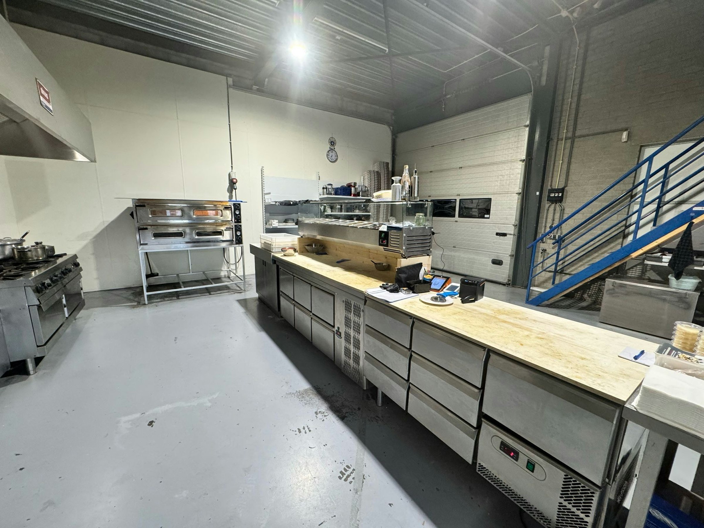 ITALIAANS AFHAAL- & BEZORGRESTAURANT TER OVERNAME IN VEENENDAAL – 156 M² EN INSTAPKLAAR — foto 10 van 30
