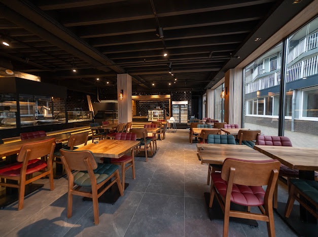 LUNCHROOM / RESTAURANT TER OVERNAME IN HEEMSKERK – ADANA LUNCHROOM — foto 3 van 3