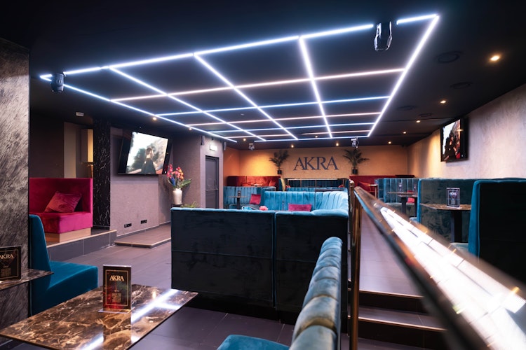LOUNGE & DISCOTHEEK TER OVERNAME IN APELDOORN – 200 M² EN 100+ ZITPLAATSEN — foto 3 van 6