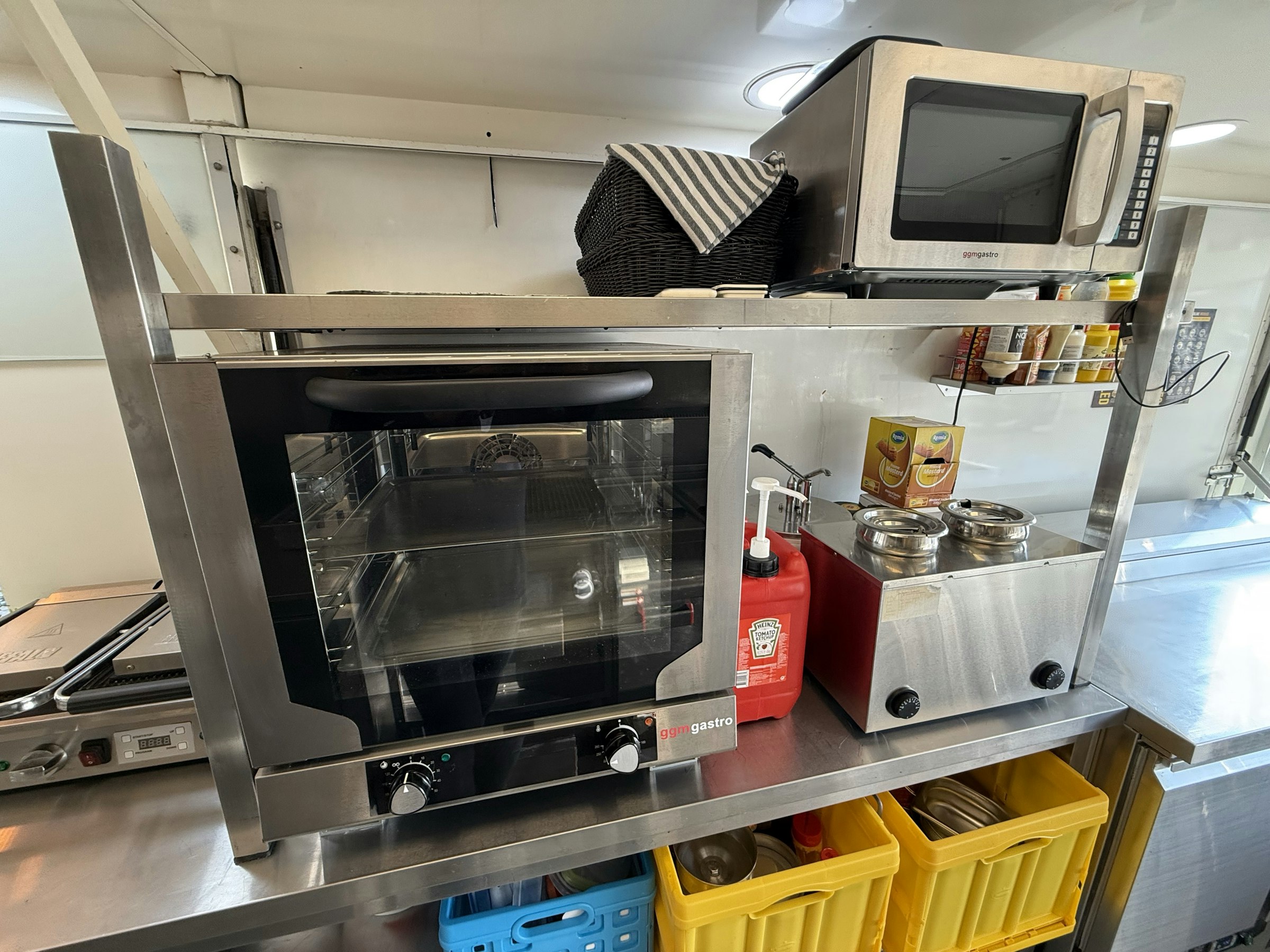 GERENOVEERDE FOODTRUCK TER OVERNAME IN HEERHUGOWAARD – FIAT DUCATO MET COMPLETE INVENTARIS — foto 12 van 13