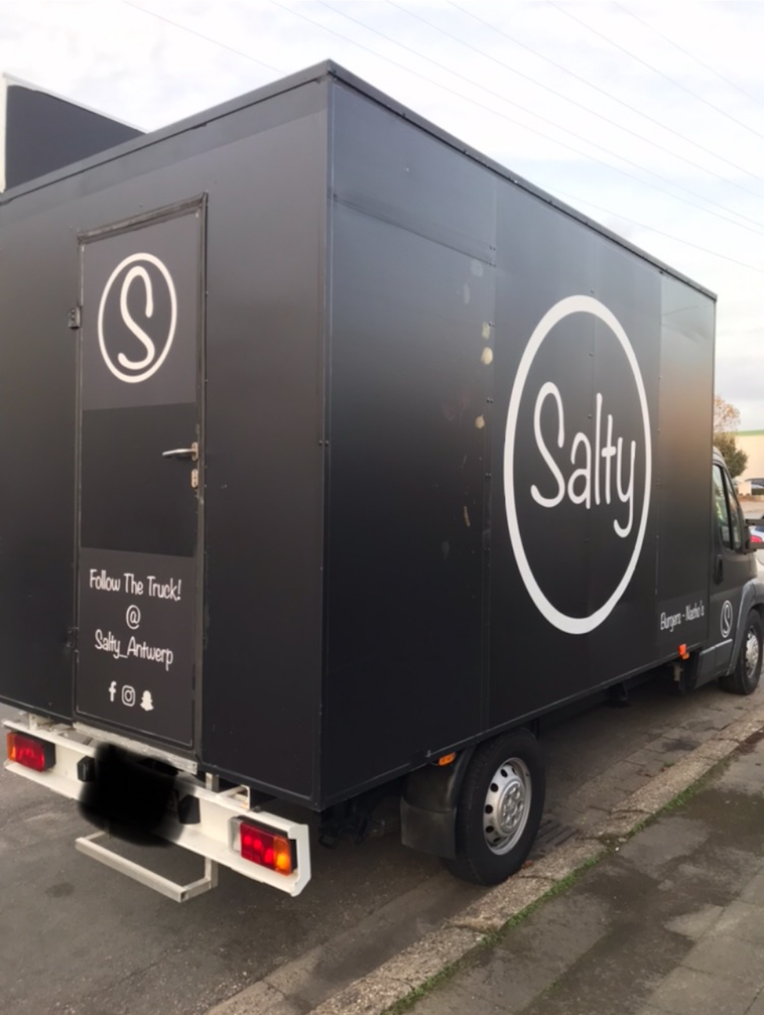 FOODTRUCK TER OVERNAME IN ANTWERPEN – CITROËN JUMPER MET INGERICHTE KEUKEN — foto 6 van 10