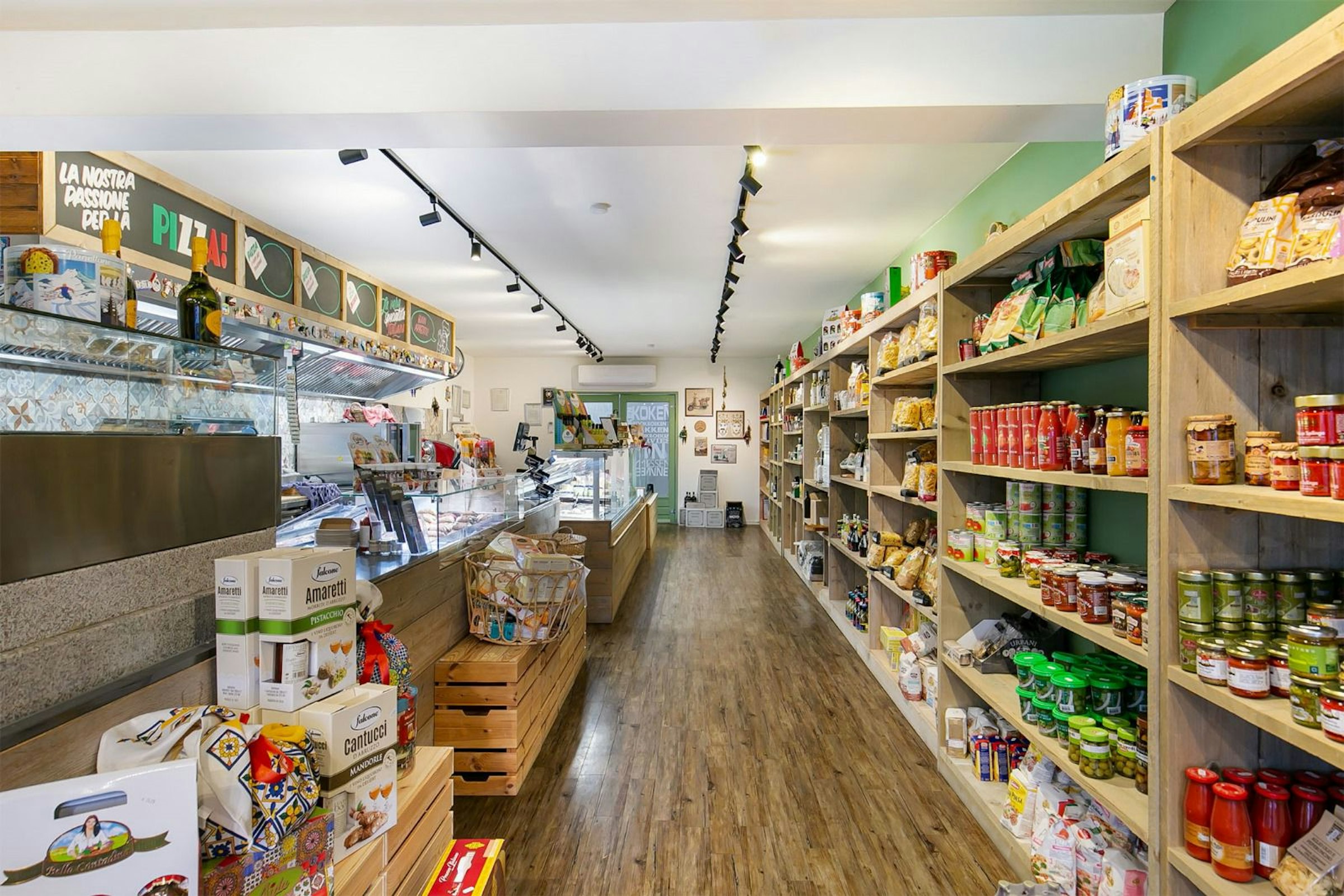 ITALIAANSE DELICATESSEWINKEL & HORECA TER OVERNAME IN ELST – 110 M² — foto 16 van 26