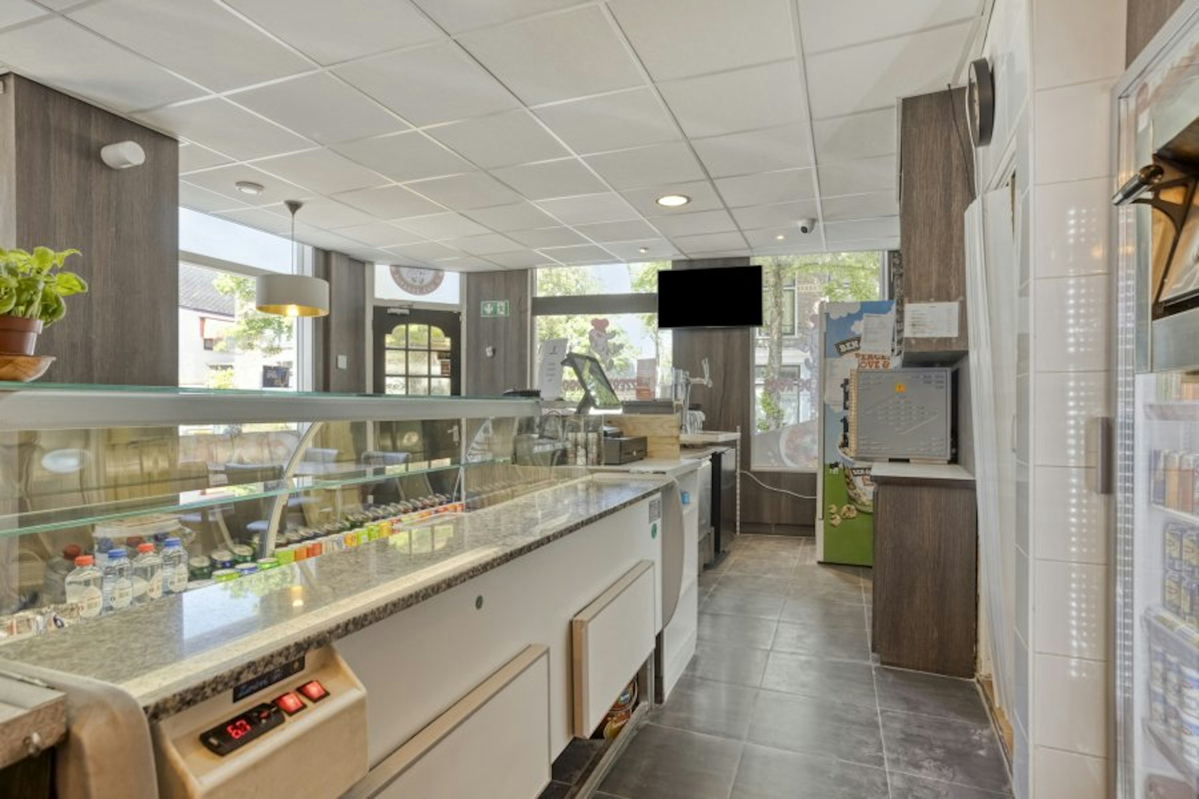PIZZERIA TER OVERNAME IN HAARLEM – 95 M², TERRAS EN AFHAAL- EN BEZORGEXPLOITATIE — foto 6 van 23