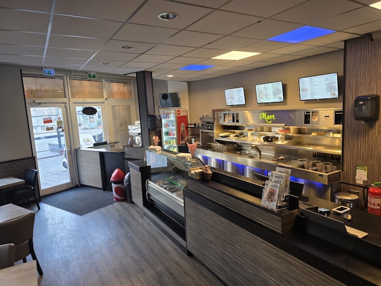 CAFETARIA TER OVERNAME IN TIEL – CENTRALE LOCATIE EN TERRAS — foto 4 van 9