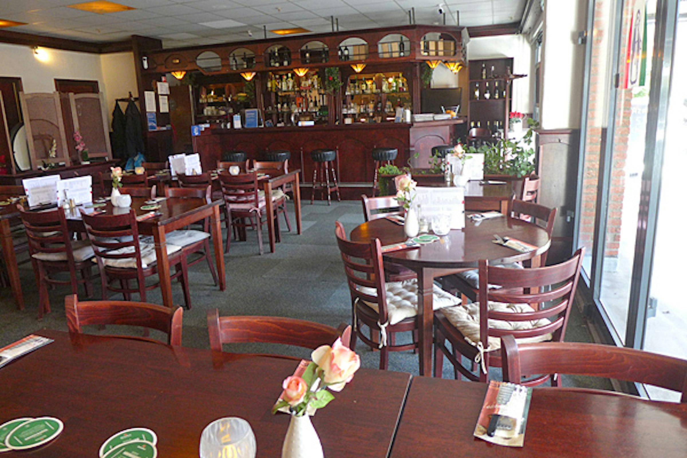 ITALIAANS RESTAURANT TER OVERNAME IN LEIDERDORP – WINKELCENTRUM WINKELHOF — foto 2 van 16