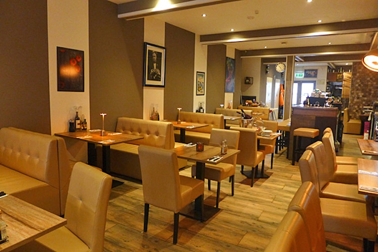 ITALIAANS RESTAURANT TER OVERNAME IN VOORBURG – 60 ZITPLAATSEN EN TWEE TERRASSEN — foto 9 van 18
