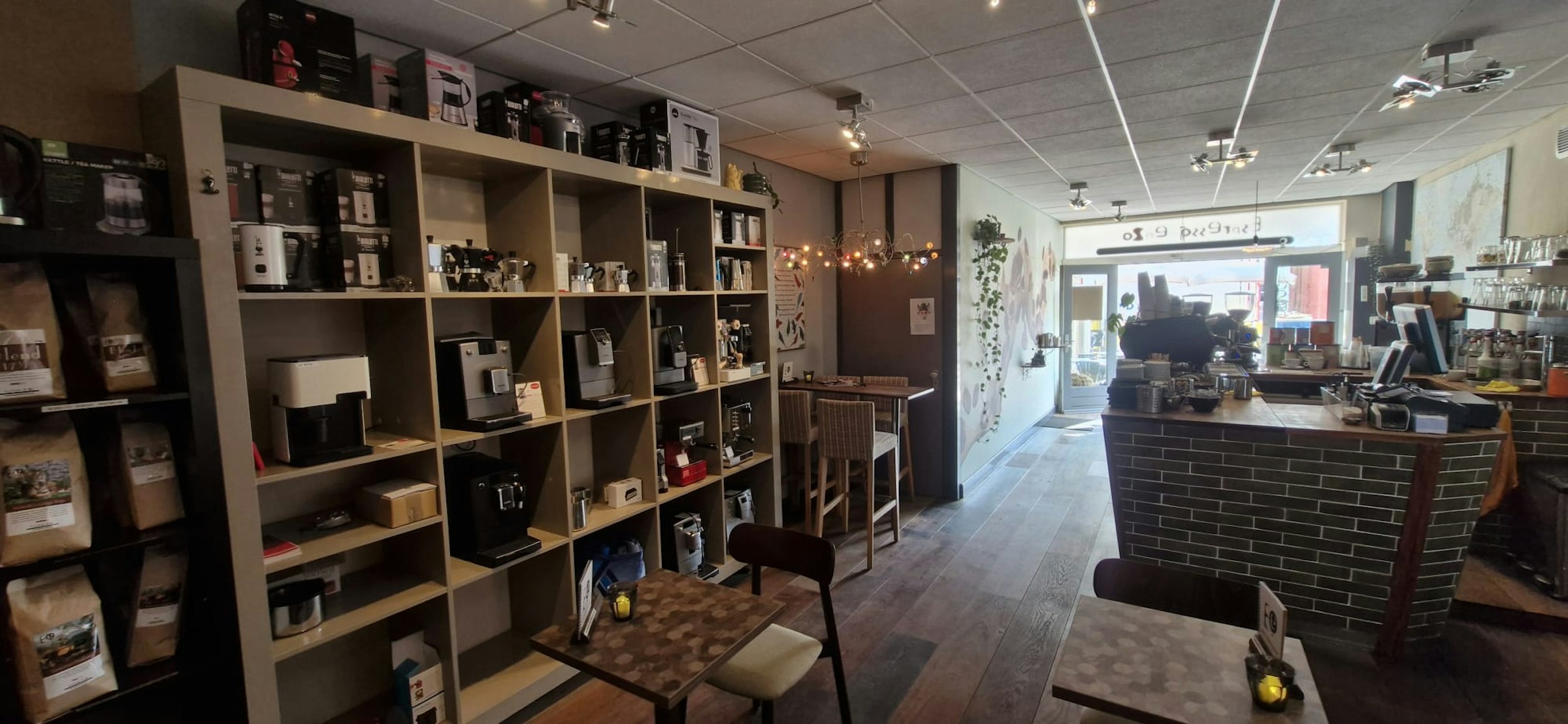 KOFFIEBAR & KOFFIEBRANDERIJ TER OVERNAME IN OSS – 110 M² EN EIGEN KOFFIEBRANDERIJ — foto 6 van 9