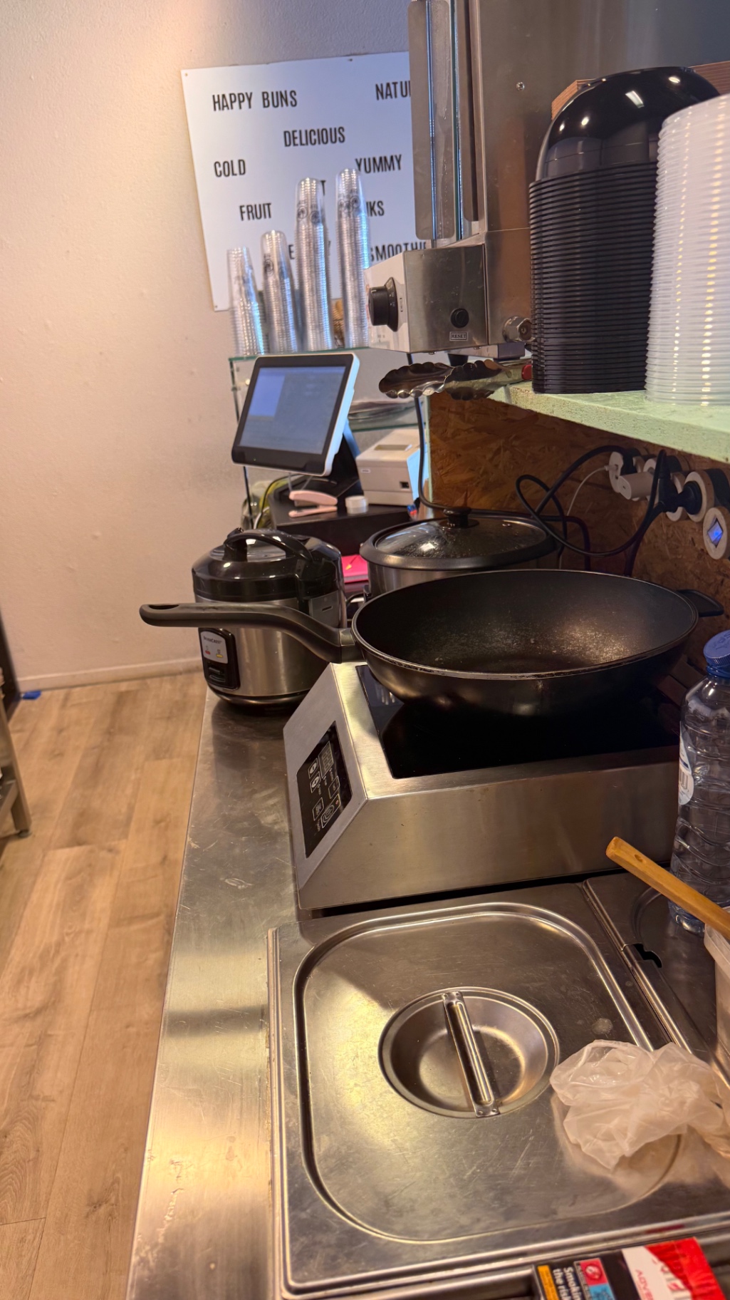 HEALTHY FOODCONCEPT TER OVERNAME IN HELLEVOETSLUIS – VOLLEDIG INGERICHT EN MET VASTE KLANTENKRING — foto 12 van 15
