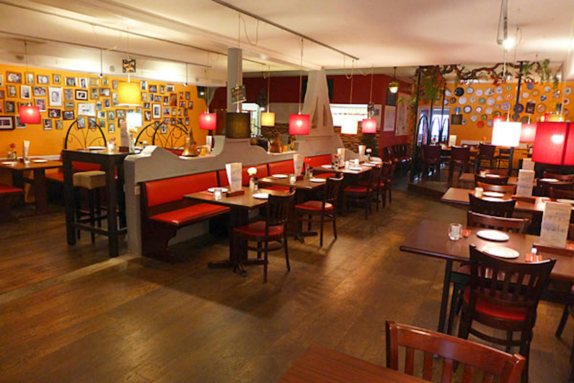 RESTAURANT TER OVERNAME IN DELFT – CIRCA 110 ZITPLAATSEN EN TERRASBOOT — foto 5 van 19