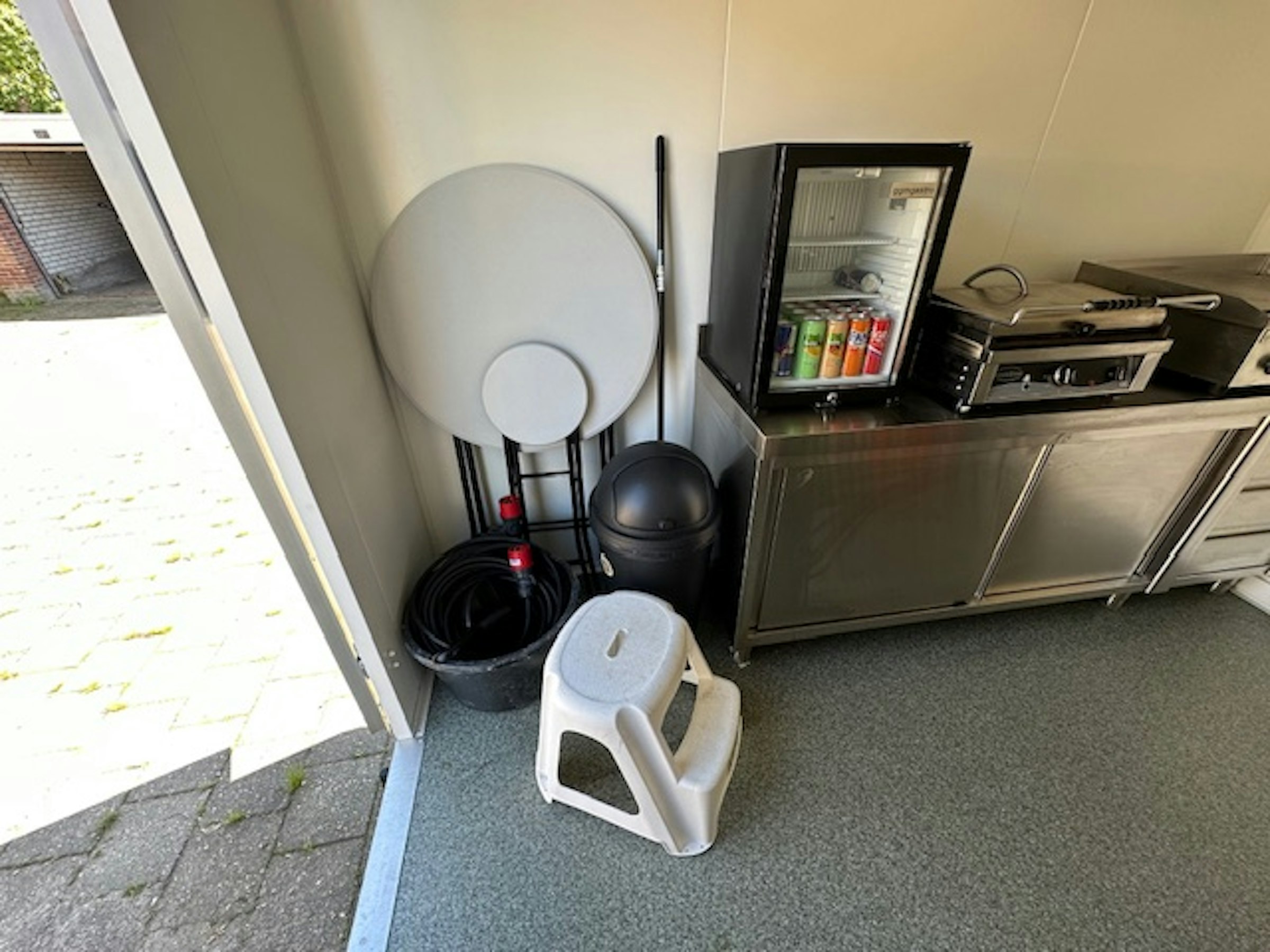BIJNA NIEUWE FOODTRUCK TER OVERNAME IN NIJMEGEN – BOUWJAAR 2024 — foto 10 van 14