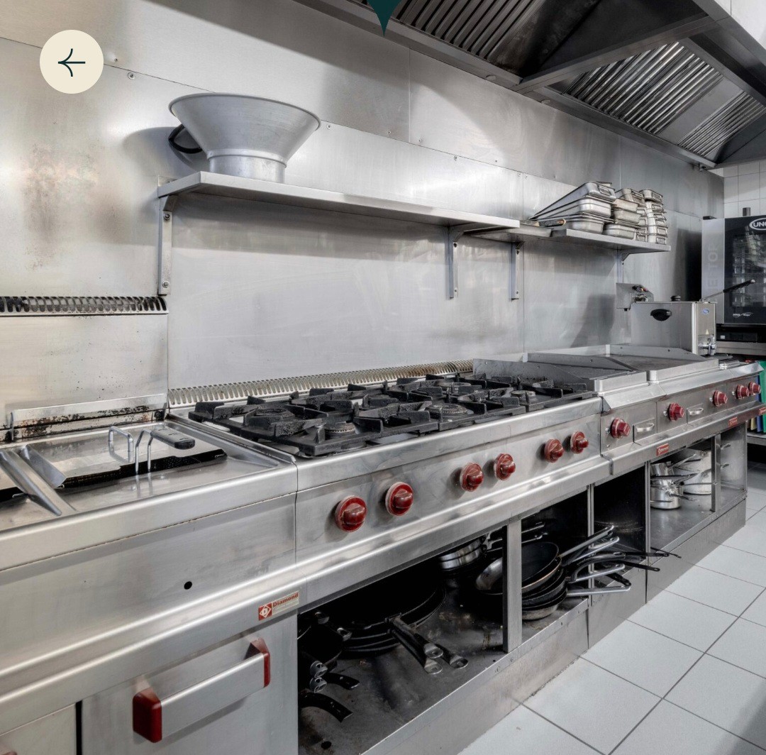 RESTAURANT MET VASTGOED TER OVERNAME IN BROUWERSHAVEN – HAVENLOCATIE, TERRAS EN BOVENWONING — foto 14 van 15