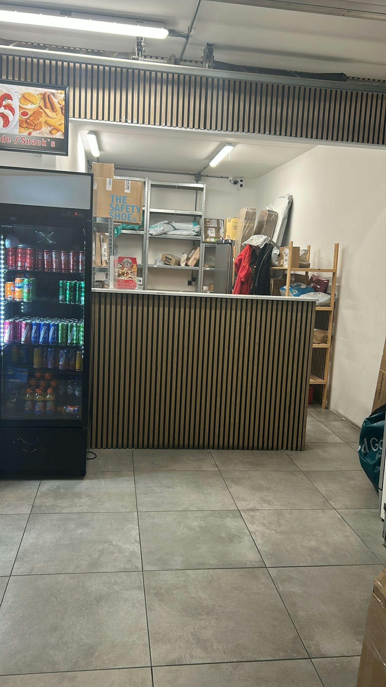 PIZZERIA TER OVERNAME IN PURMEREND – ORDERKING MET 140 M² BEDRIJFSRUIMTE — foto 2 van 12