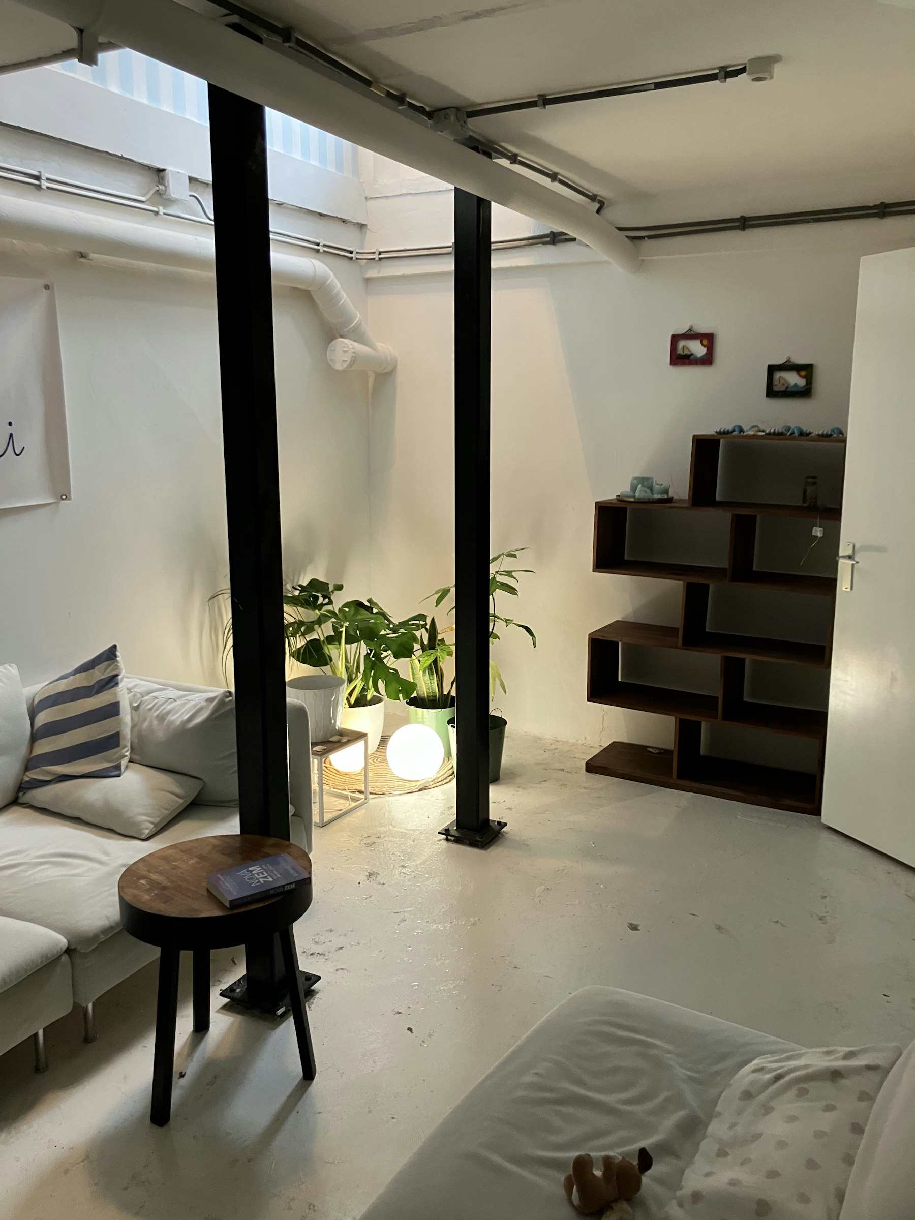 LUNCHROOM TER OVERNAME IN DEN HAAG – 180 M², 30 ZITPLAATSEN EN TERRAS — foto 8 van 21
