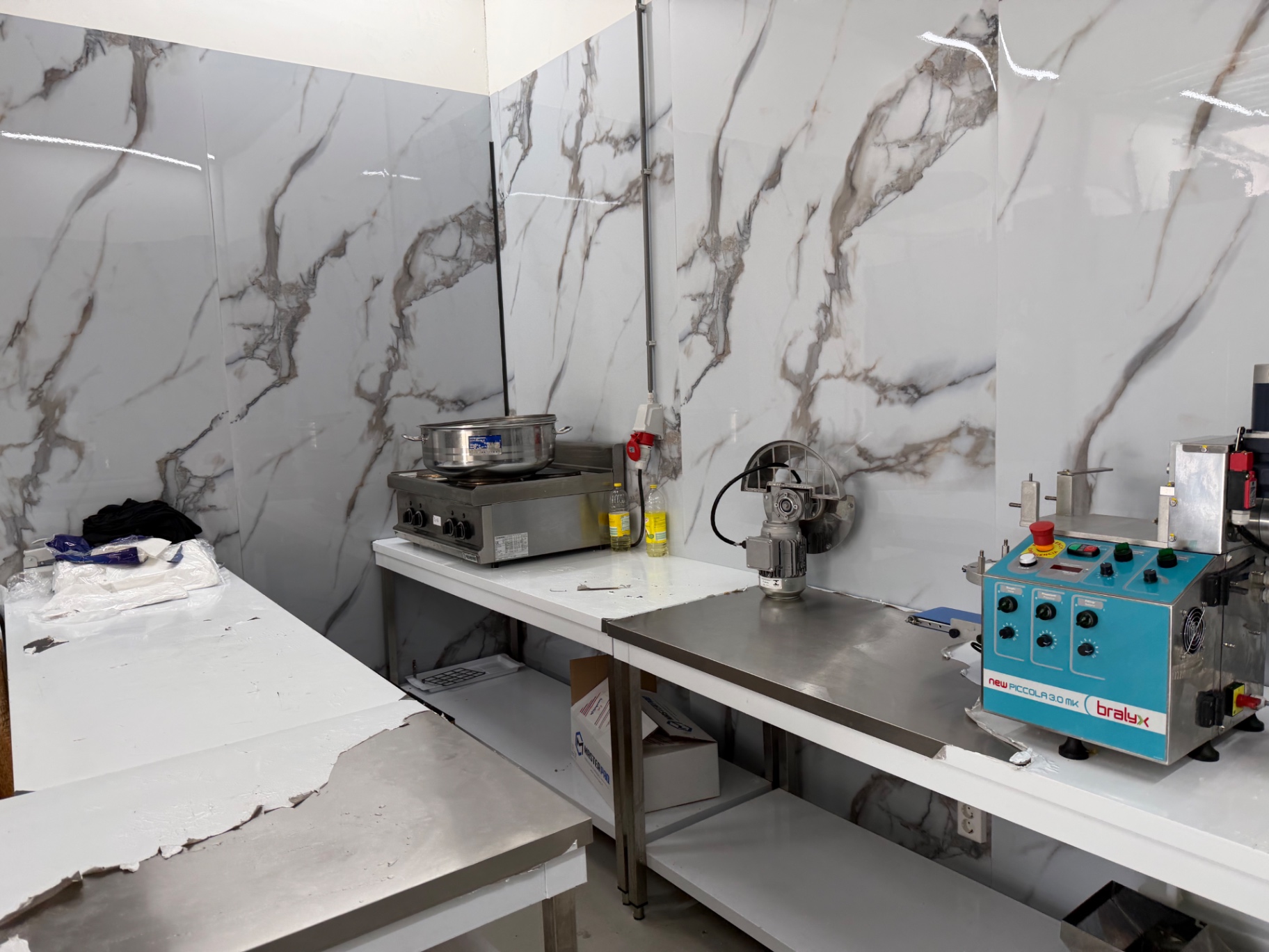 CATERINGLOCATIE TER OVERNAME IN ALMERE – 90 M² EN €35.000 OVERNAMEPRIJS — foto 7 van 14
