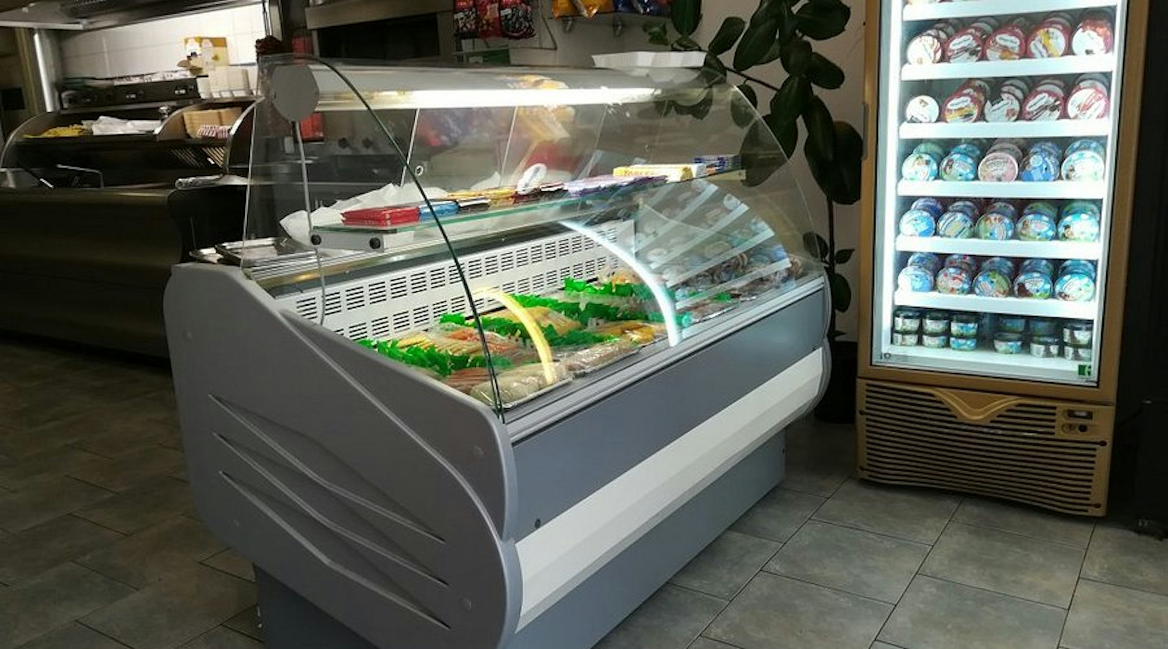SNACKBAR TER OVERNAME IN AMSTERDAM – SNACKBAR HOKI — foto 2 van 3