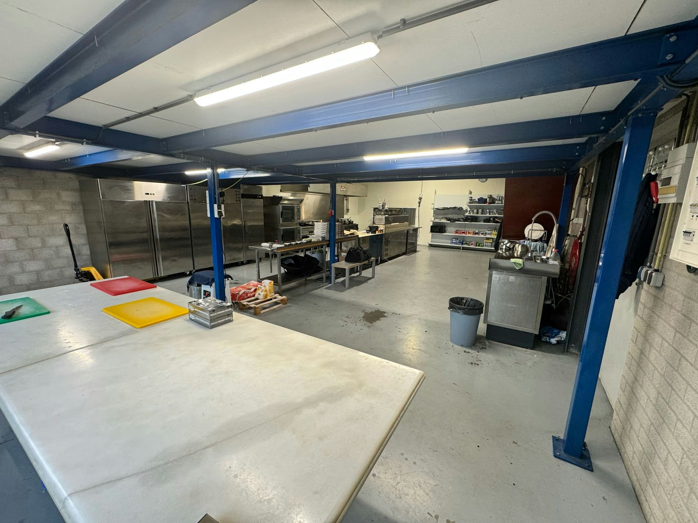 ITALIAANS AFHAAL- & BEZORGRESTAURANT TER OVERNAME IN VEENENDAAL – 156 M² EN INSTAPKLAAR — foto 16 van 30