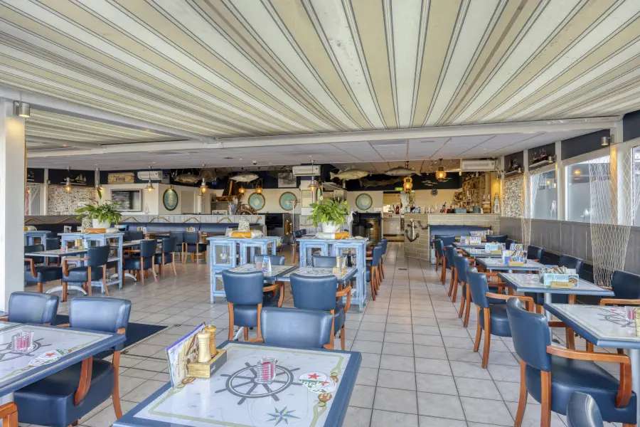 VISRESTAURANT TER OVERNAME IN NOORDWIJK – BOULEVARDLOCATIE — foto 7 van 11