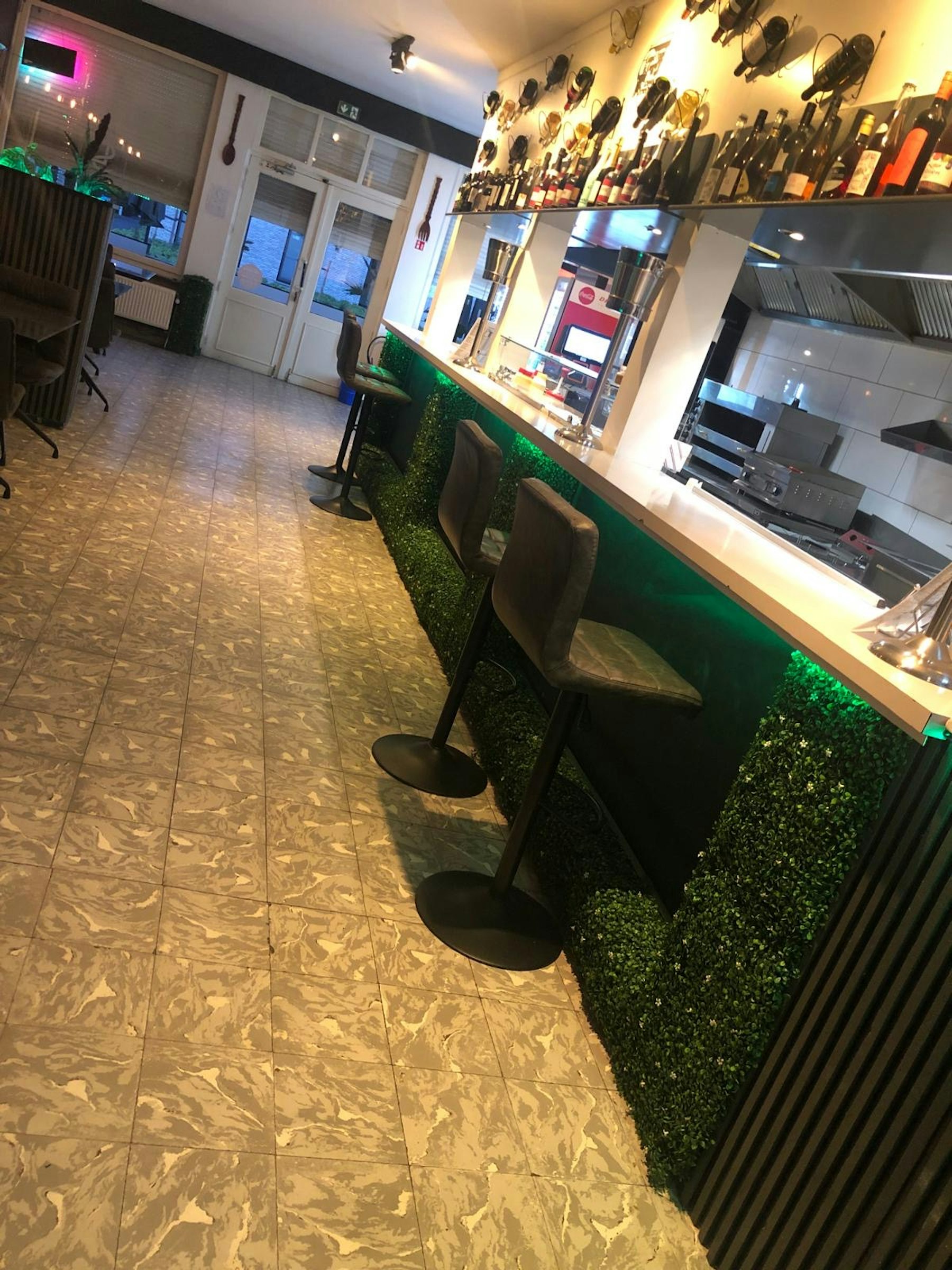 HORECAPAND TER OVERNAME IN RAVELS – INSTAPKLAAR EN OVERDRAAGBAAR HUURCONTRACT — foto 3 van 5