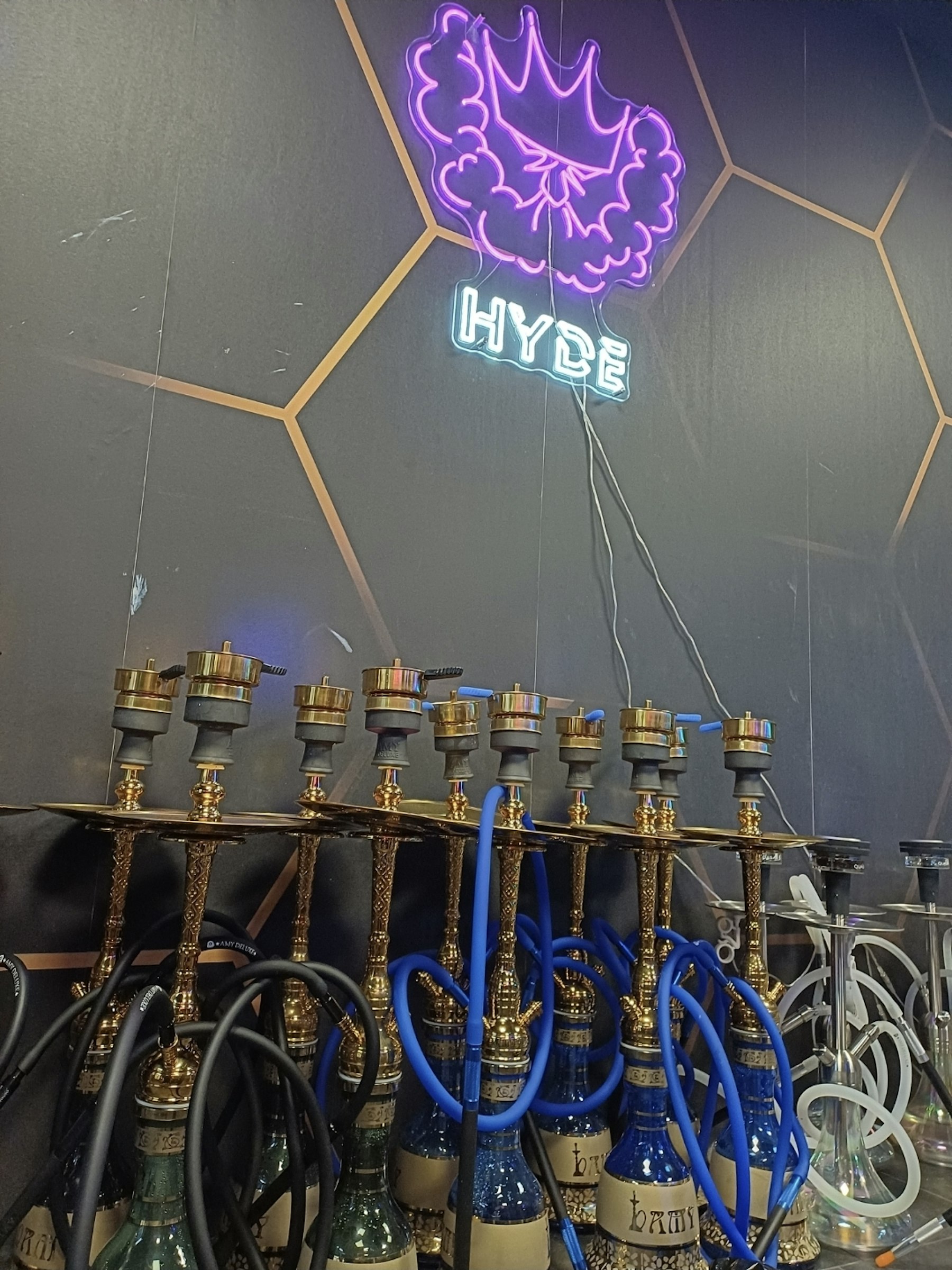 SHISHA LOUNGE TER OVERNAME IN ALMERE BUITEN – INSTAPKLAAR EN NABIJ HET STATION — foto 4 van 4