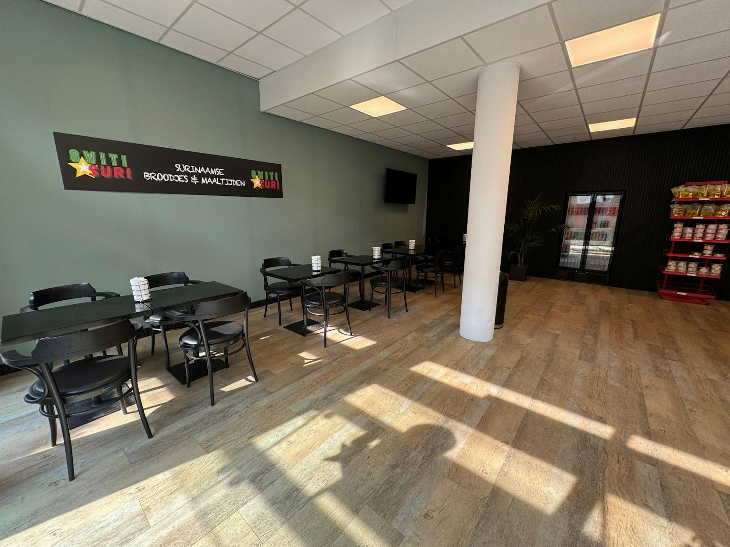 SURINAAMS AFHAALRESTAURANT TER OVERNAME IN AALSMEER – VOLLEDIG INGERICHT — foto 7 van 12