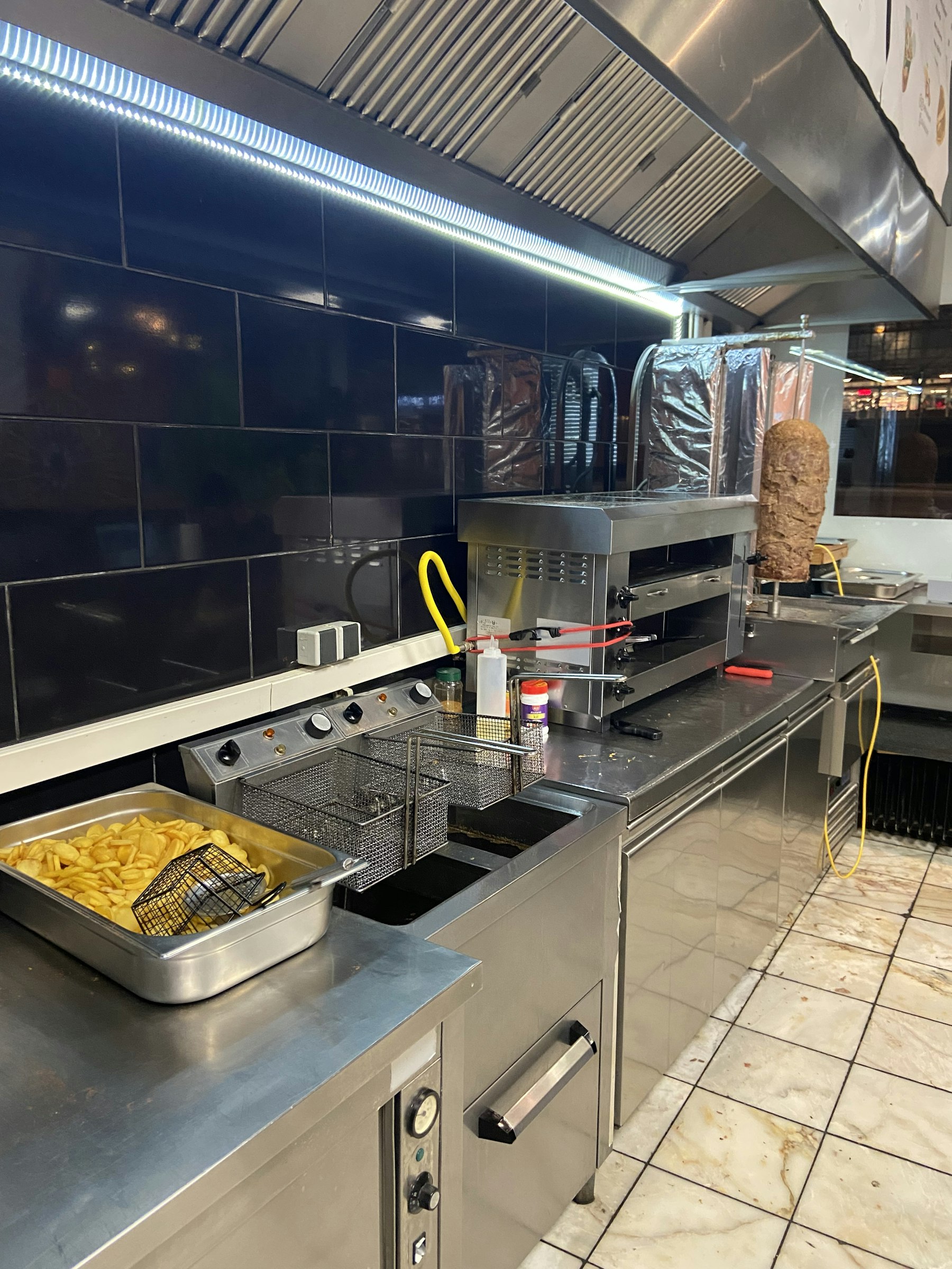 DÖNERZAAK TER OVERNAME IN HENGELO – 400 M² TEGENOVER HET STATION — foto 4 van 4