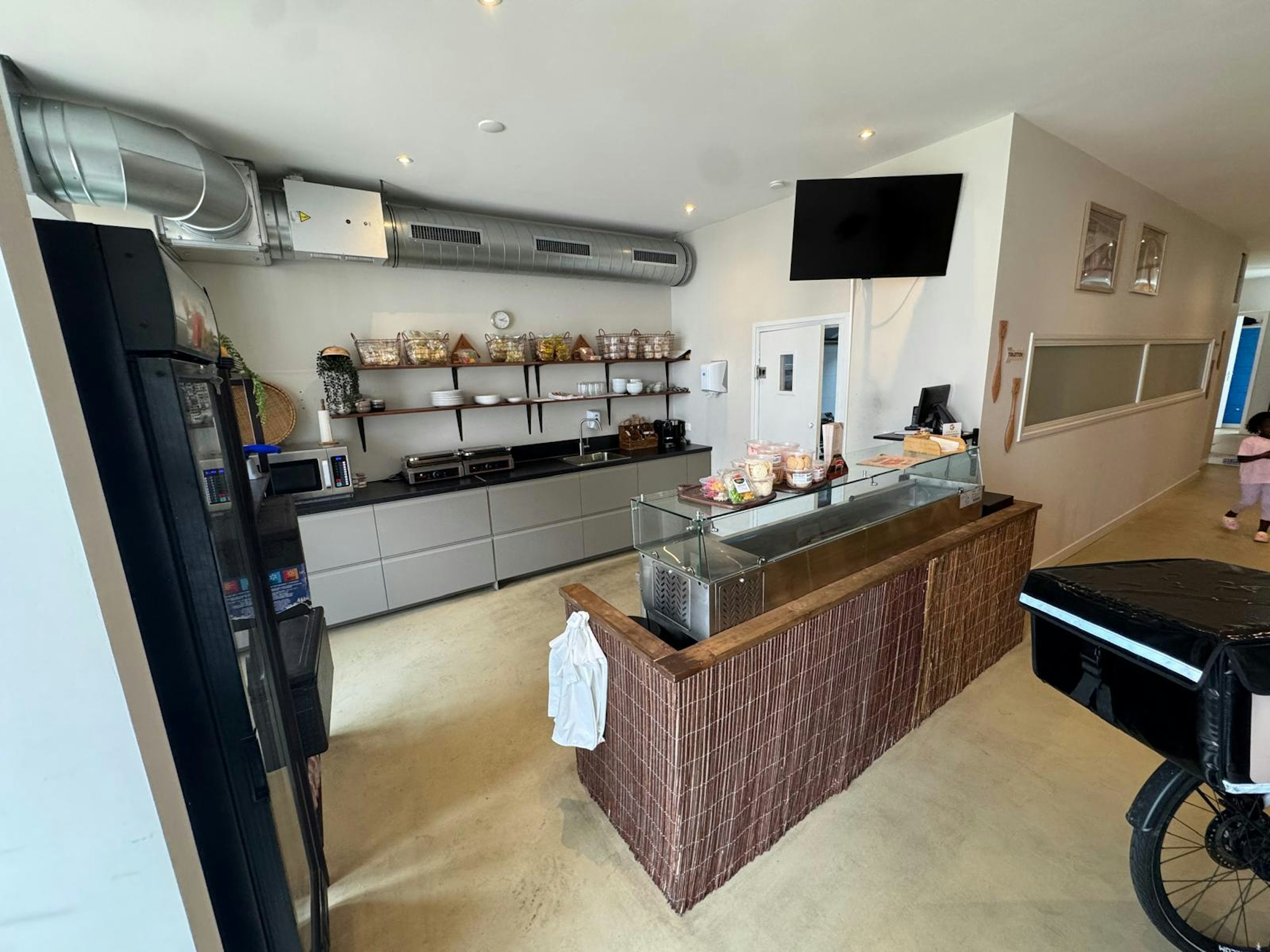 SURINAAMS RESTAURANT TER OVERNAME IN ALPHEN AAN DEN RIJN – INSTAPKLAAR — foto 3 van 12