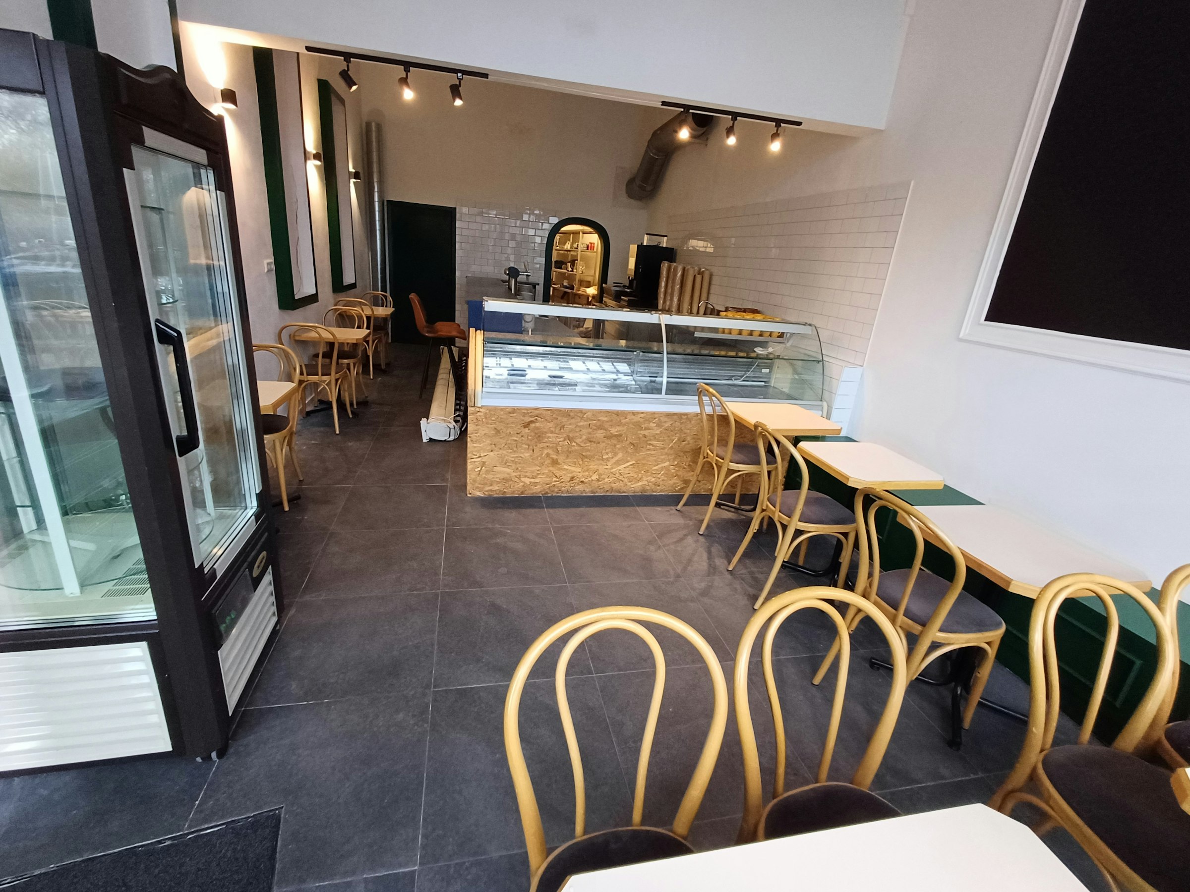HORECAPAND TER OVERNAME IN ZWOLLE – 60 M², TERRAS EN COMPLETE INVENTARIS — foto 3 van 10