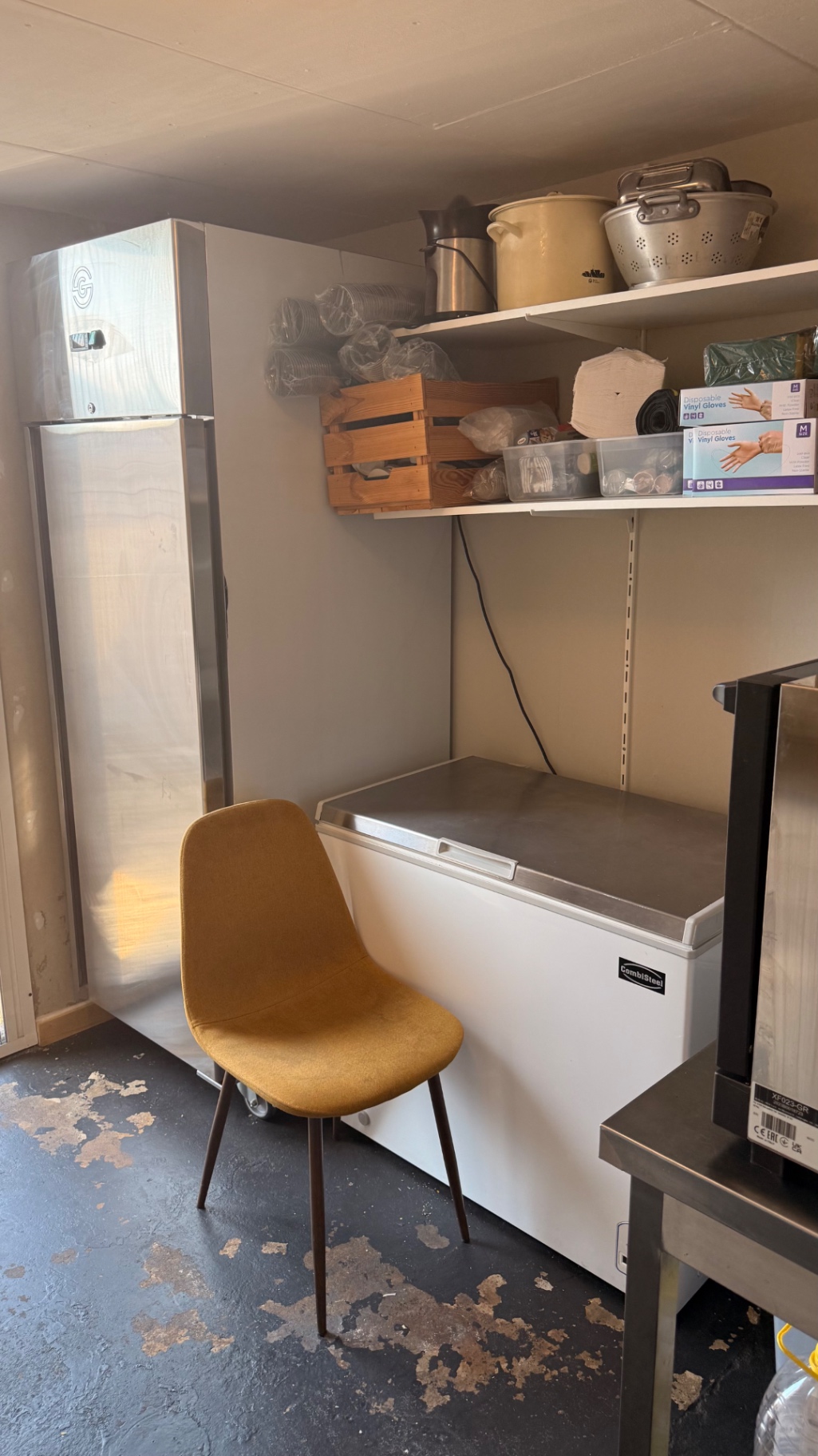 HEALTHY FOODCONCEPT TER OVERNAME IN HELLEVOETSLUIS – VOLLEDIG INGERICHT EN MET VASTE KLANTENKRING — foto 13 van 15