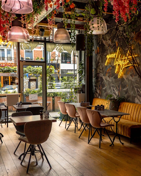 RESTAURANT / BAR TER OVERNAME IN ROTTERDAM – 145 M² AAN DE NIEUWE BINNENWEG — foto 2 van 5