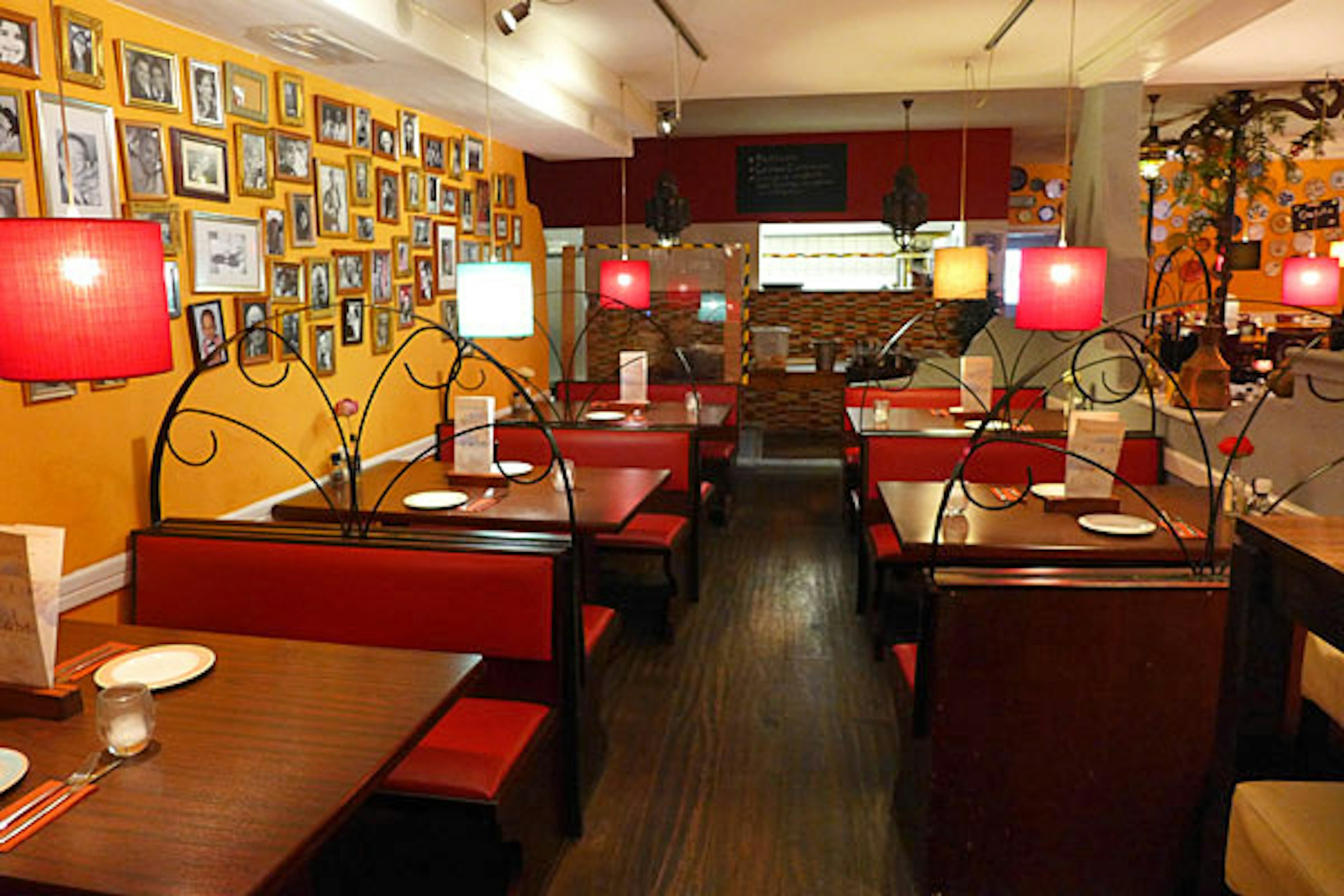 RESTAURANT TER OVERNAME IN DELFT – CIRCA 110 ZITPLAATSEN EN TERRASBOOT — foto 4 van 19