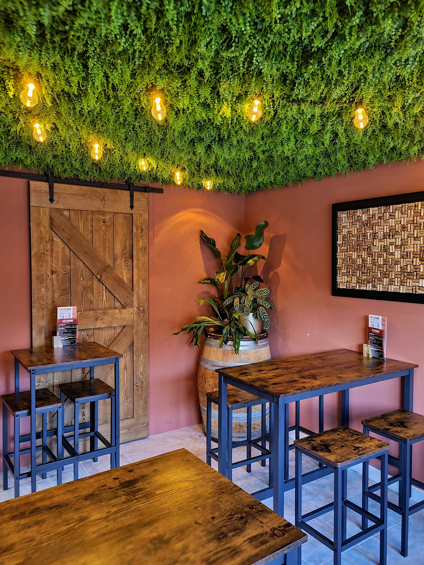 RESTOBAR / RESTAURANT TER OVERNAME IN IJSSELSTEIN – TERRAS MET 45 ZITPLAATSEN — foto 4 van 5