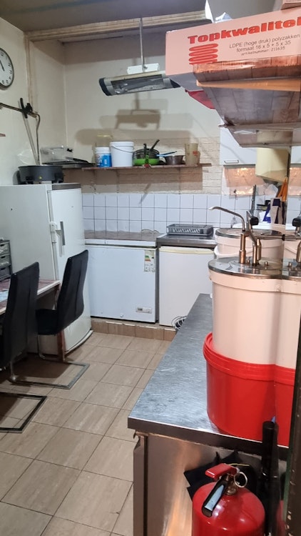 PIZZERIA TER OVERNAME IN ROTTERDAM – AFHAAL, BEZORGING EN RESTAURANT — foto 8 van 10