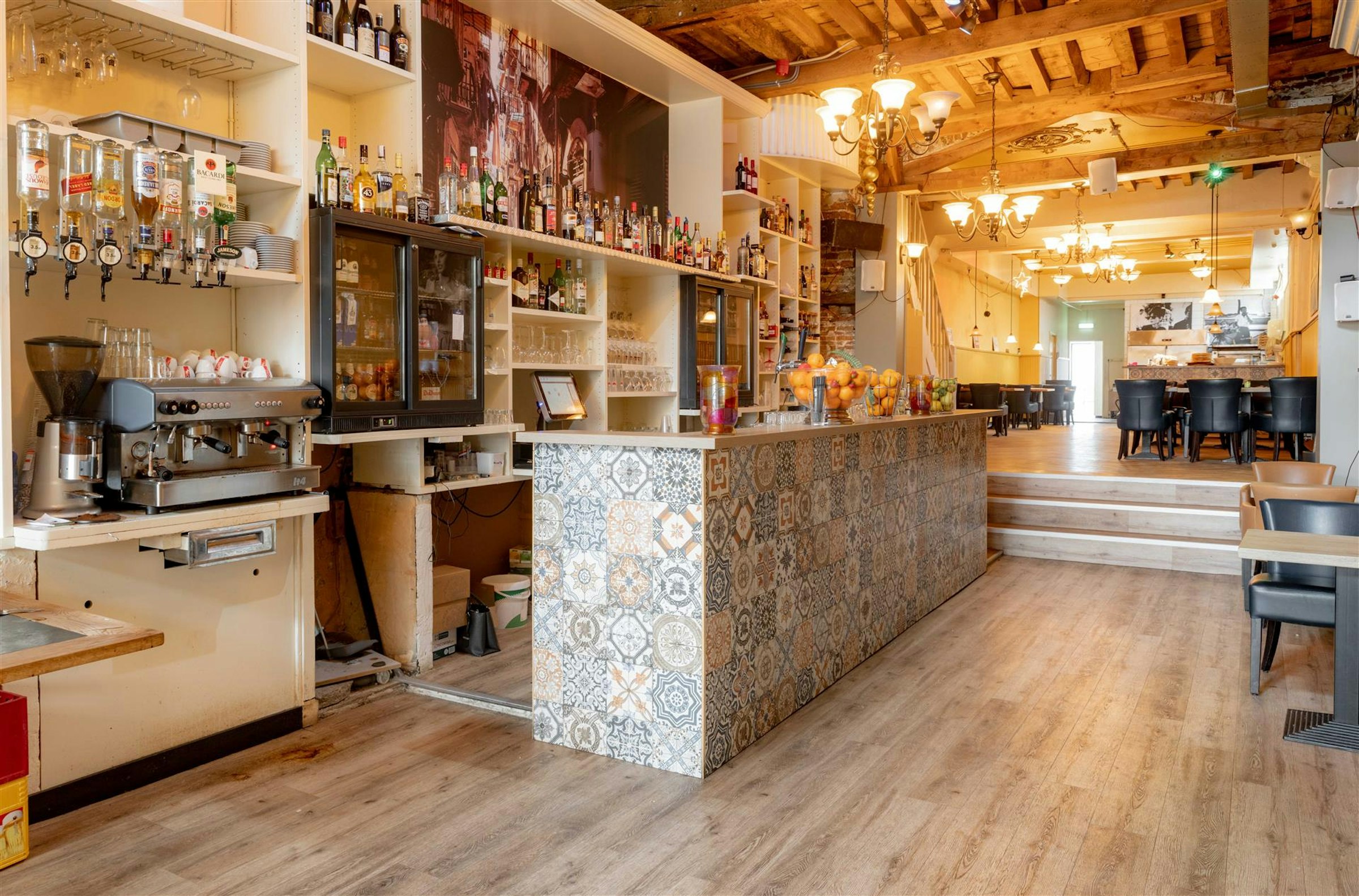 CAFÉ-RESTAURANT TER OVERNAME IN GOES – 250 M² EN DRAAIENDE ONDERNEMING — foto 5 van 13