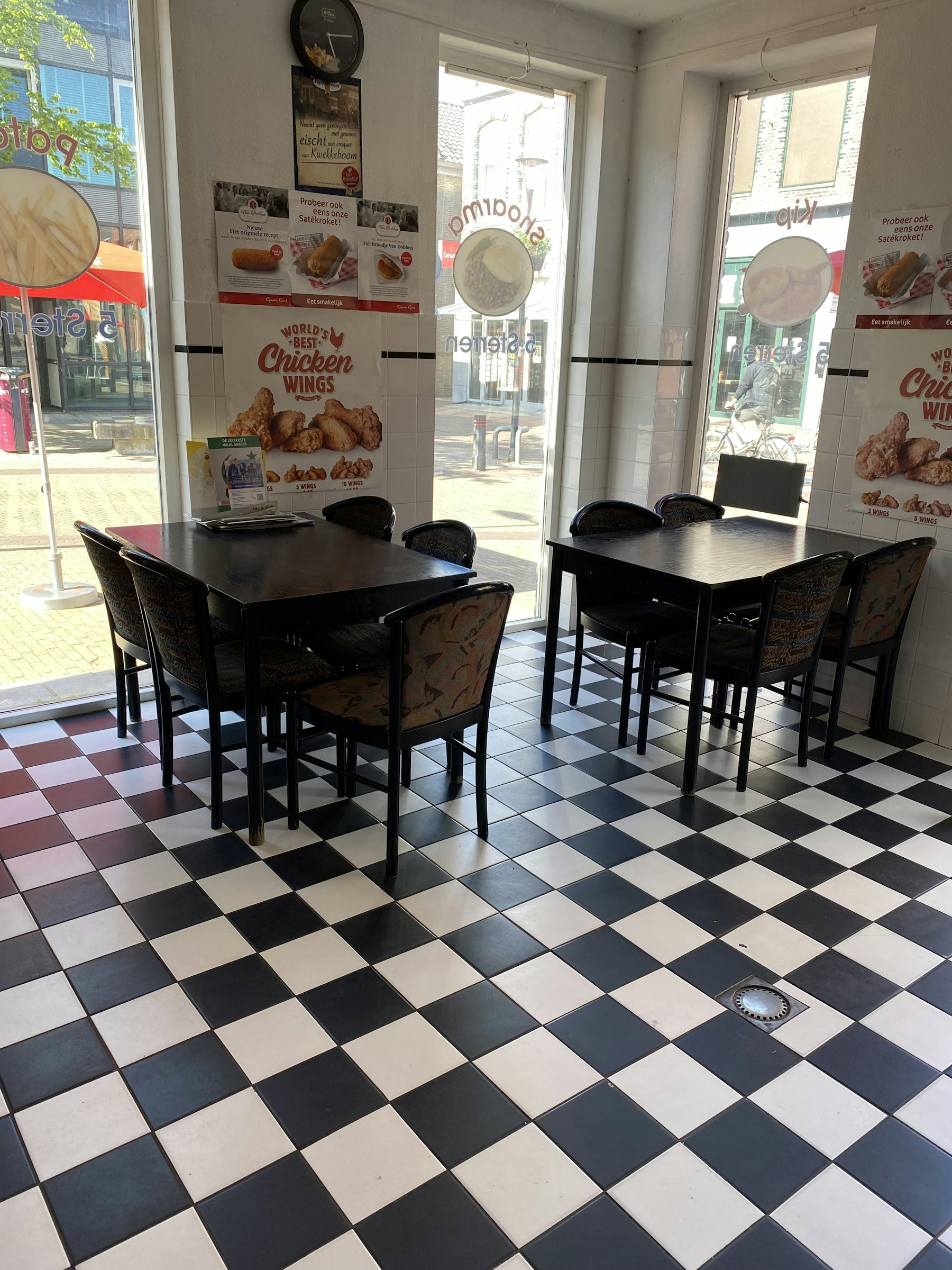 CAFETARIA & LUNCHROOM TER OVERNAME IN AALSMEER – CIRCA 100 M² EN GROOT TERRAS — foto 10 van 12