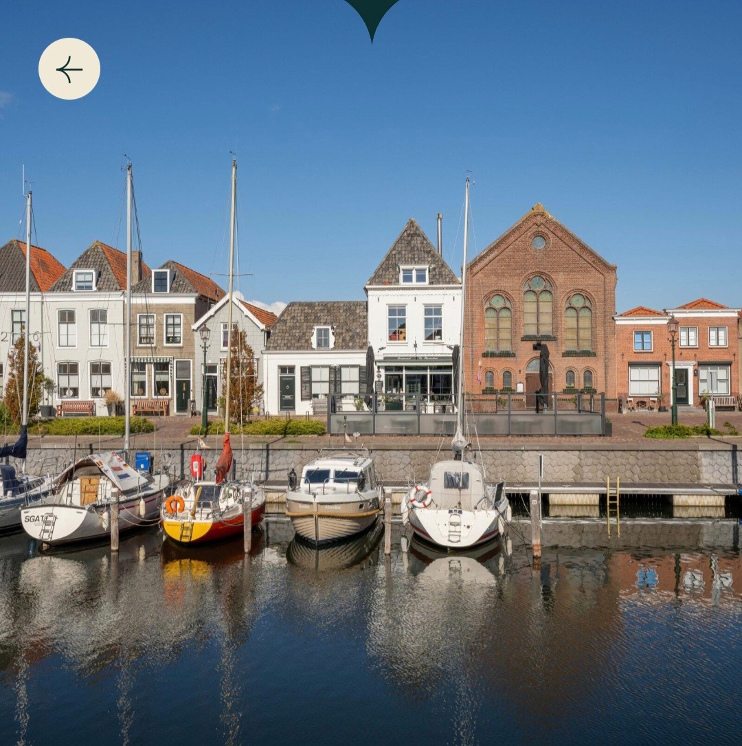 RESTAURANT MET VASTGOED TER OVERNAME IN BROUWERSHAVEN – HAVENLOCATIE, TERRAS EN BOVENWONING — foto 2 van 15