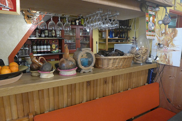 RESTAURANT TER OVERNAME IN DEN HAAG – 36 ZITPLAATSEN EN TERRASMOGELIJKHEID — foto 11 van 17