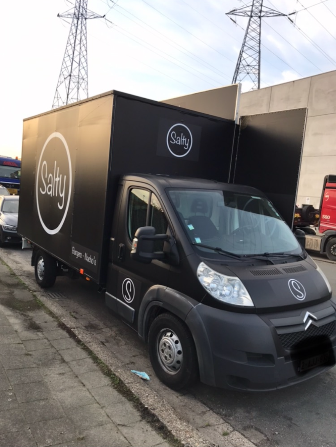 FOODTRUCK TER OVERNAME IN ANTWERPEN – CITROËN JUMPER MET INGERICHTE KEUKEN — foto 7 van 10