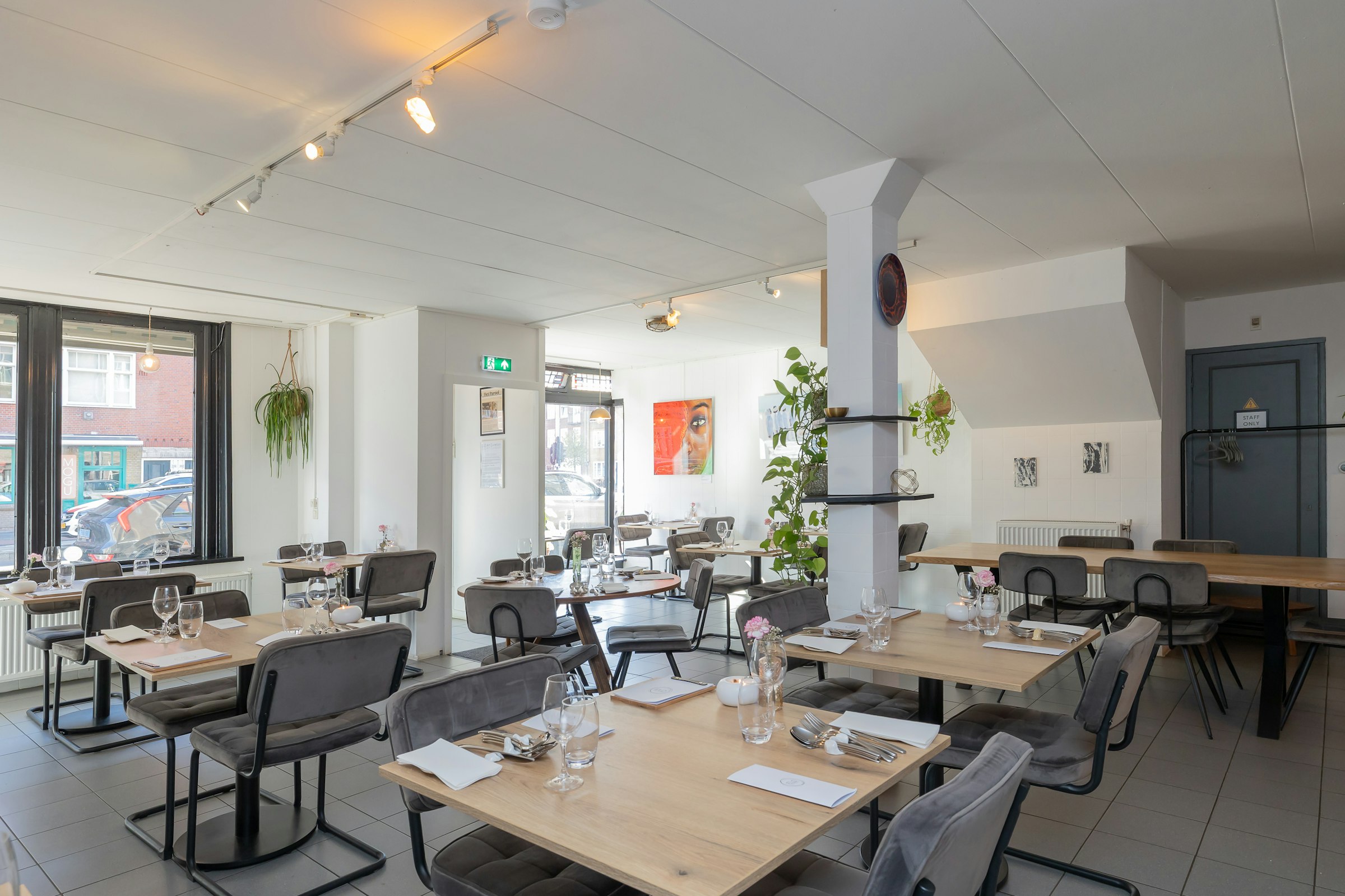 TURNKEY RESTAURANT TER OVERNAME IN AMSTERDAM – 113 M² EN 36–40 ZITPLAATSEN — foto 2 van 13