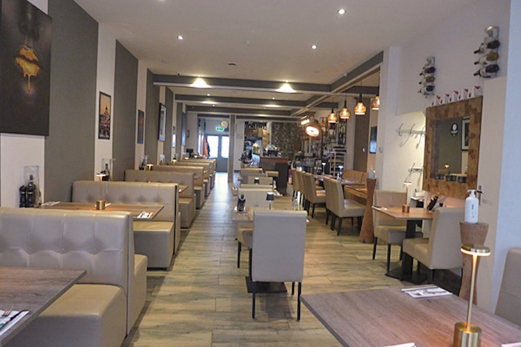 ITALIAANS RESTAURANT TER OVERNAME IN VOORBURG – 60 ZITPLAATSEN EN TWEE TERRASSEN — foto 4 van 18
