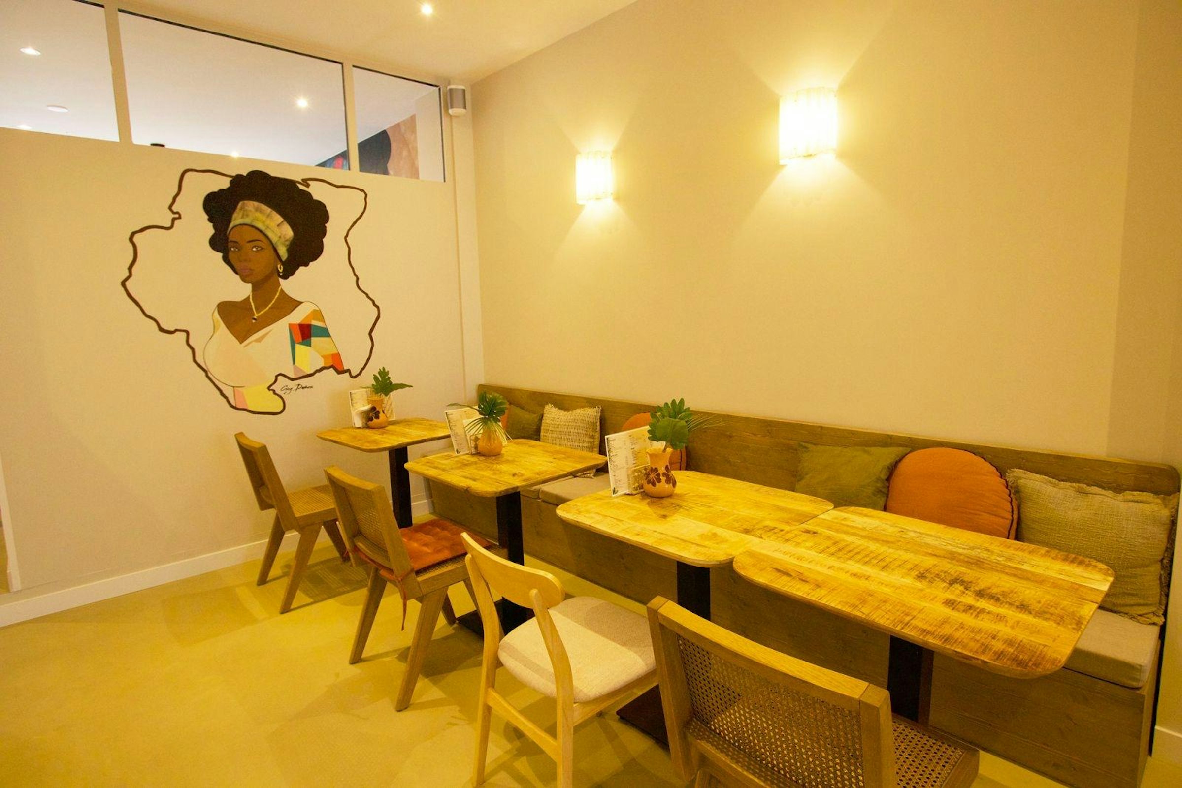 SURINAAMS RESTAURANT TER OVERNAME IN ALPHEN AAN DEN RIJN – INSTAPKLAAR — foto 9 van 12