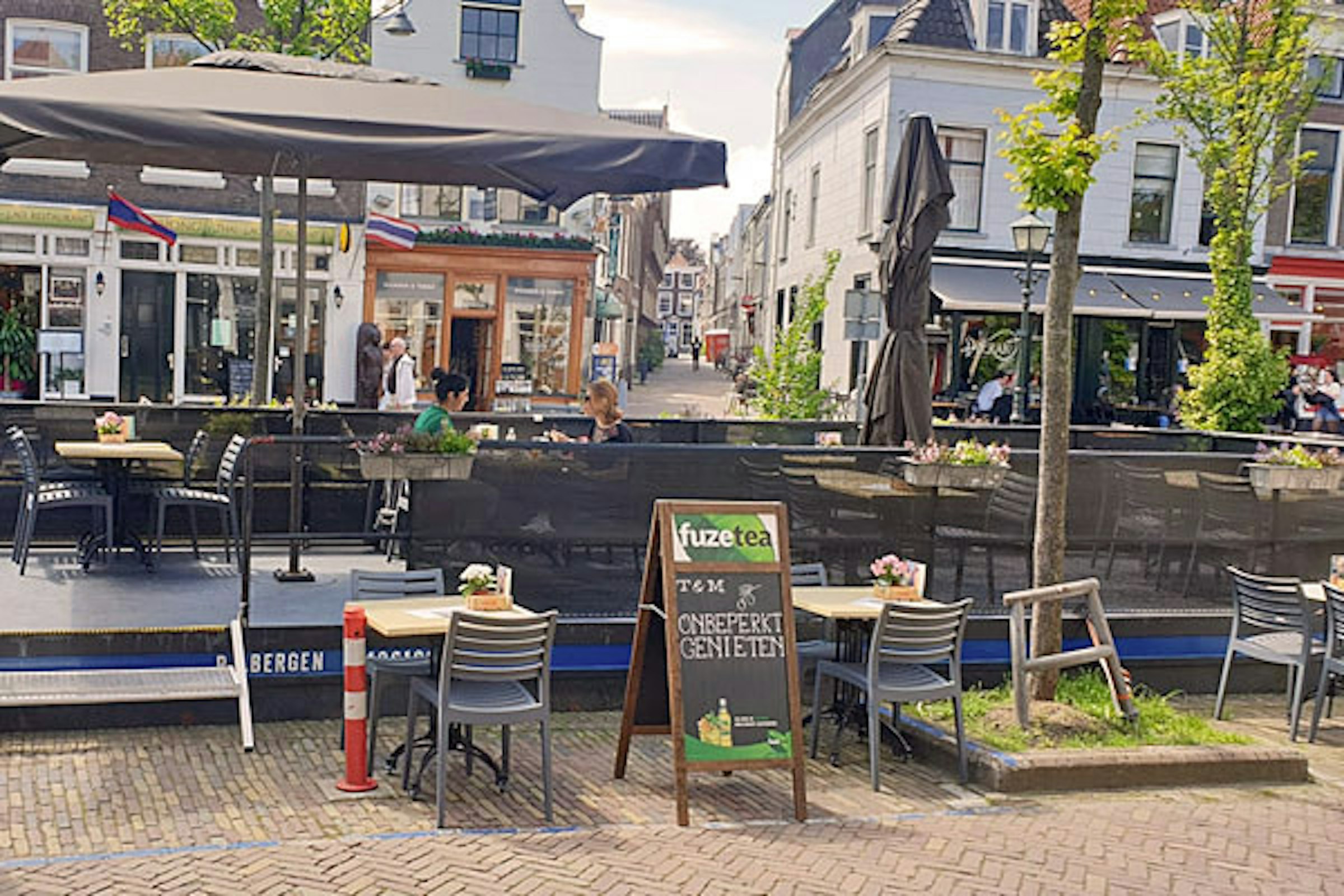 RESTAURANT TER OVERNAME IN DELFT – CIRCA 110 ZITPLAATSEN EN TERRASBOOT — foto 2 van 19