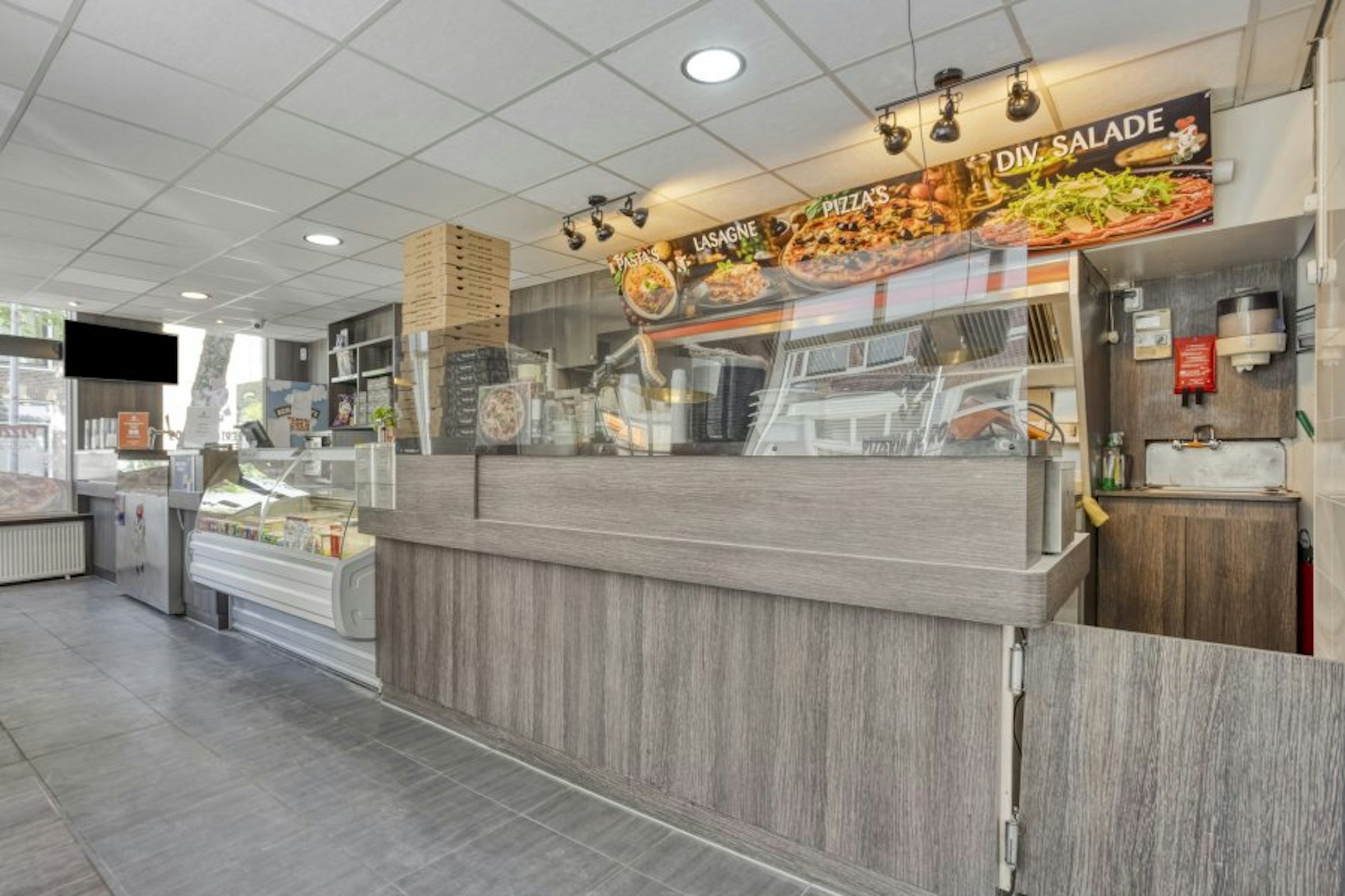 PIZZERIA TER OVERNAME IN HAARLEM – 95 M², TERRAS EN AFHAAL- EN BEZORGEXPLOITATIE — foto 10 van 23