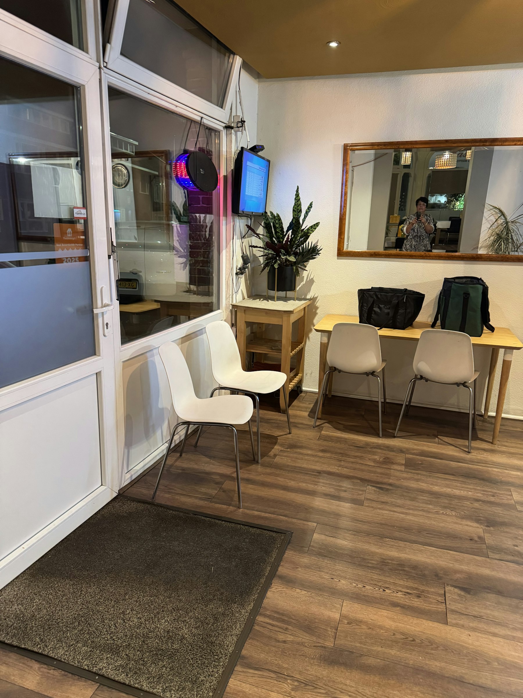 PIZZERIA & GRILLROOM TER OVERNAME IN HEERLEN – 100 M² EN VASTE KLANTENKRING — foto 3 van 4