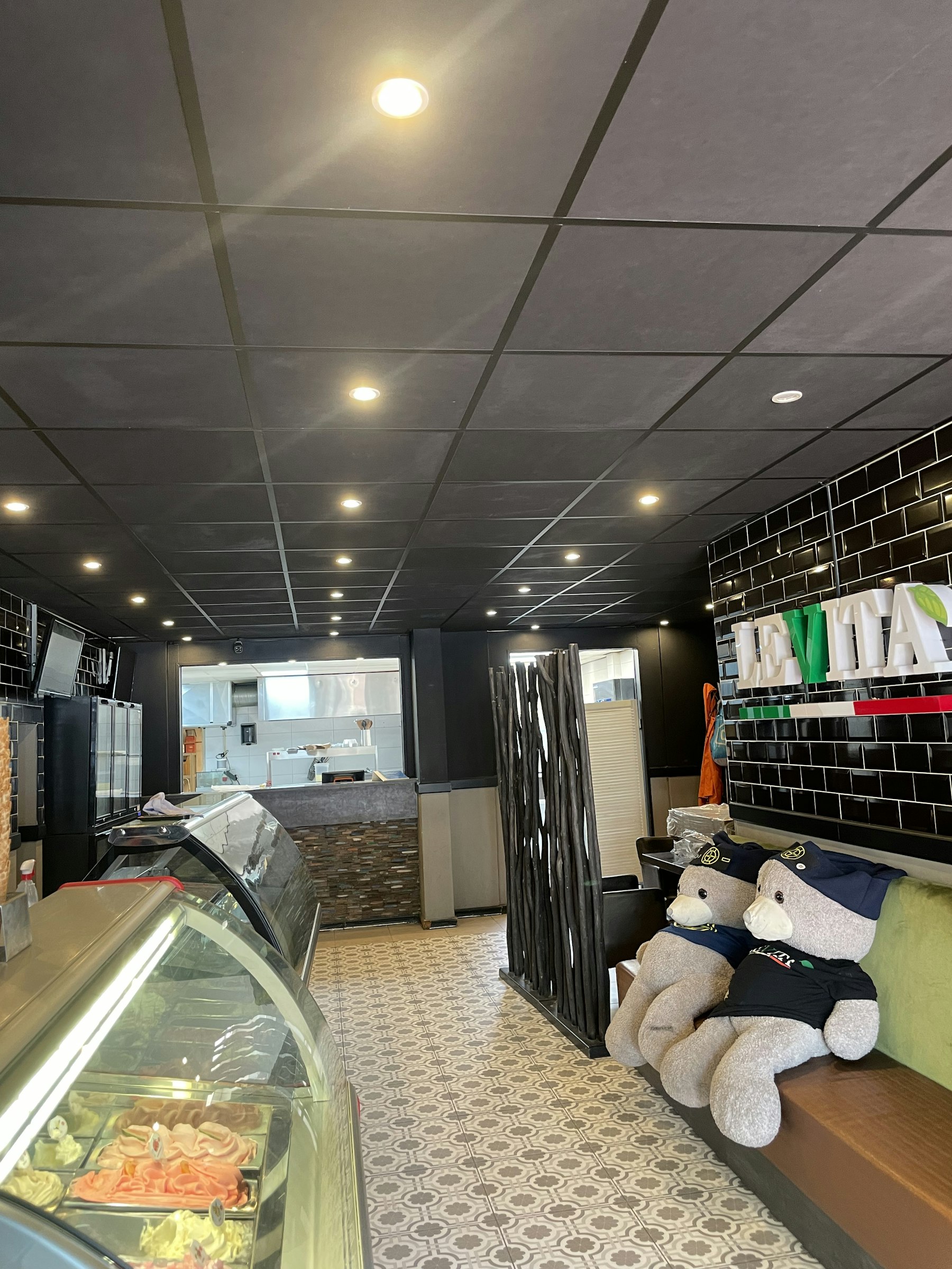 PIZZERIA & IJS SALON TER OVERNAME IN ’S-HERTOGENBOSCH – 140 M² EN COMPLETE BEZORGINFRASTRUCTUUR — foto 6 van 19