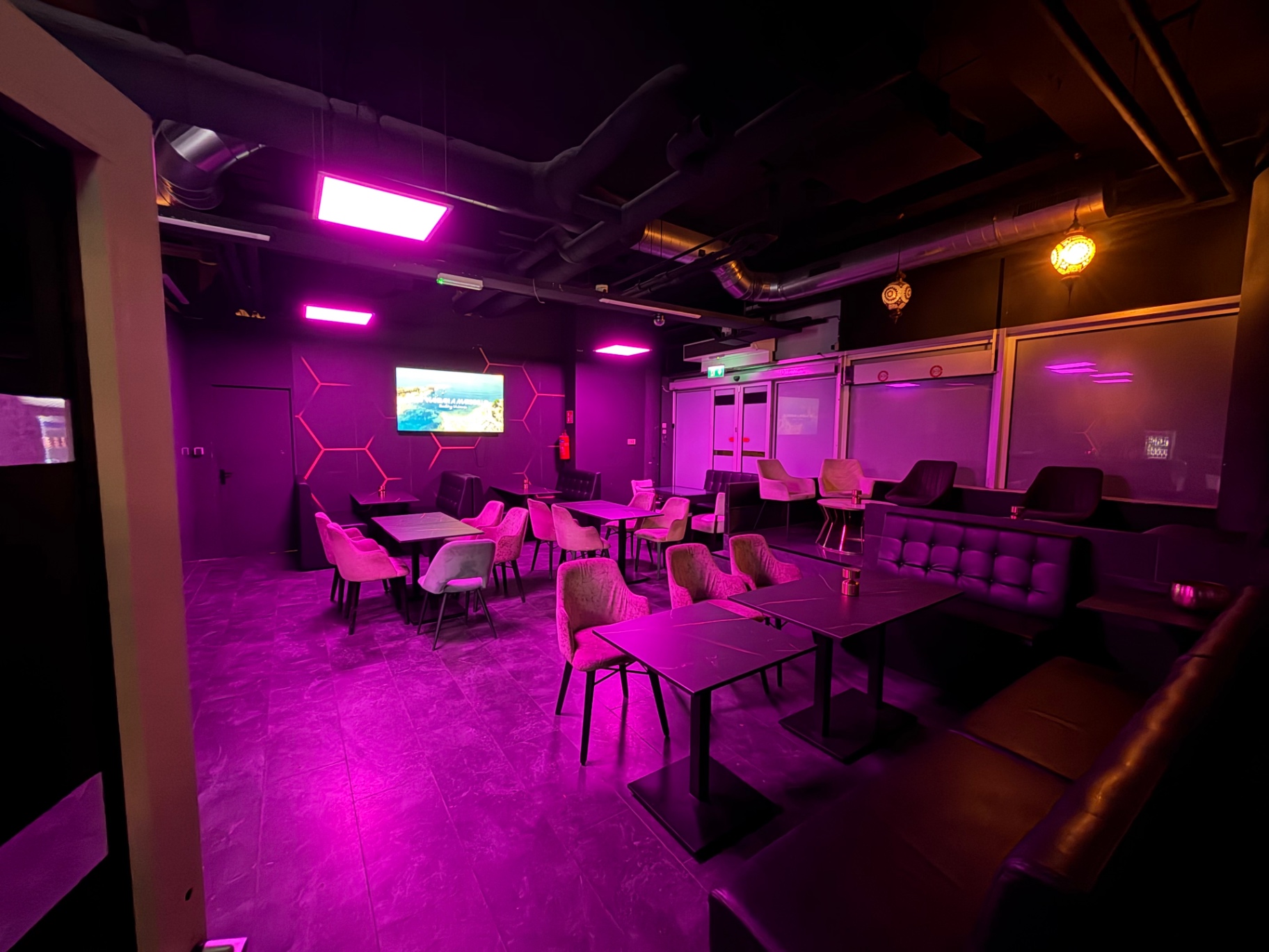 SHISHA LOUNGE TER OVERNAME IN ALMERE – 24-UURS VERGUNNING — foto 3 van 11