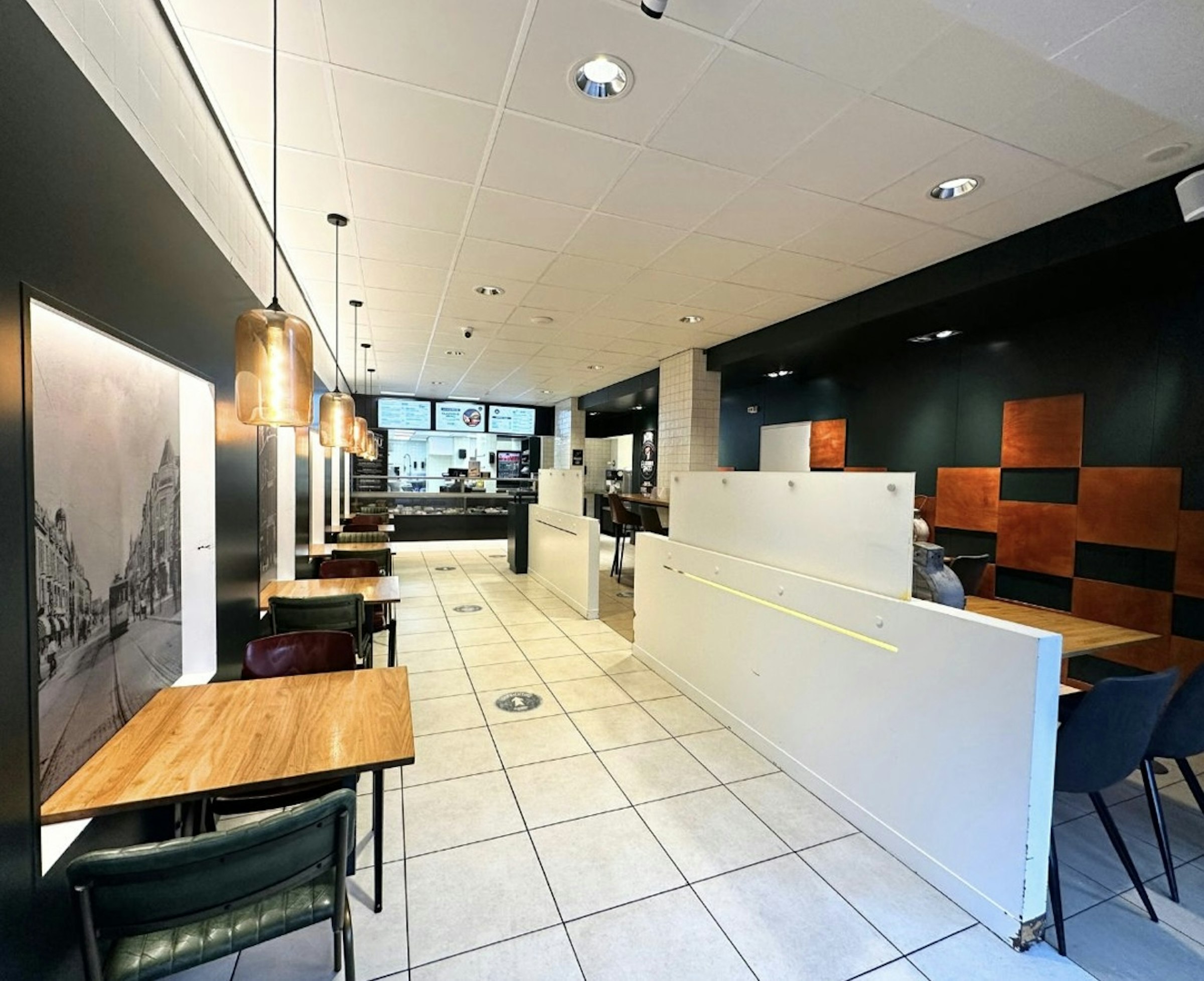 SNACKBAR & LUNCHROOM CLASSIQUE SNACKS DE FRED TER OVERNAME IN DEN HAAG – CIRCA 190 M² — foto 3 van 14